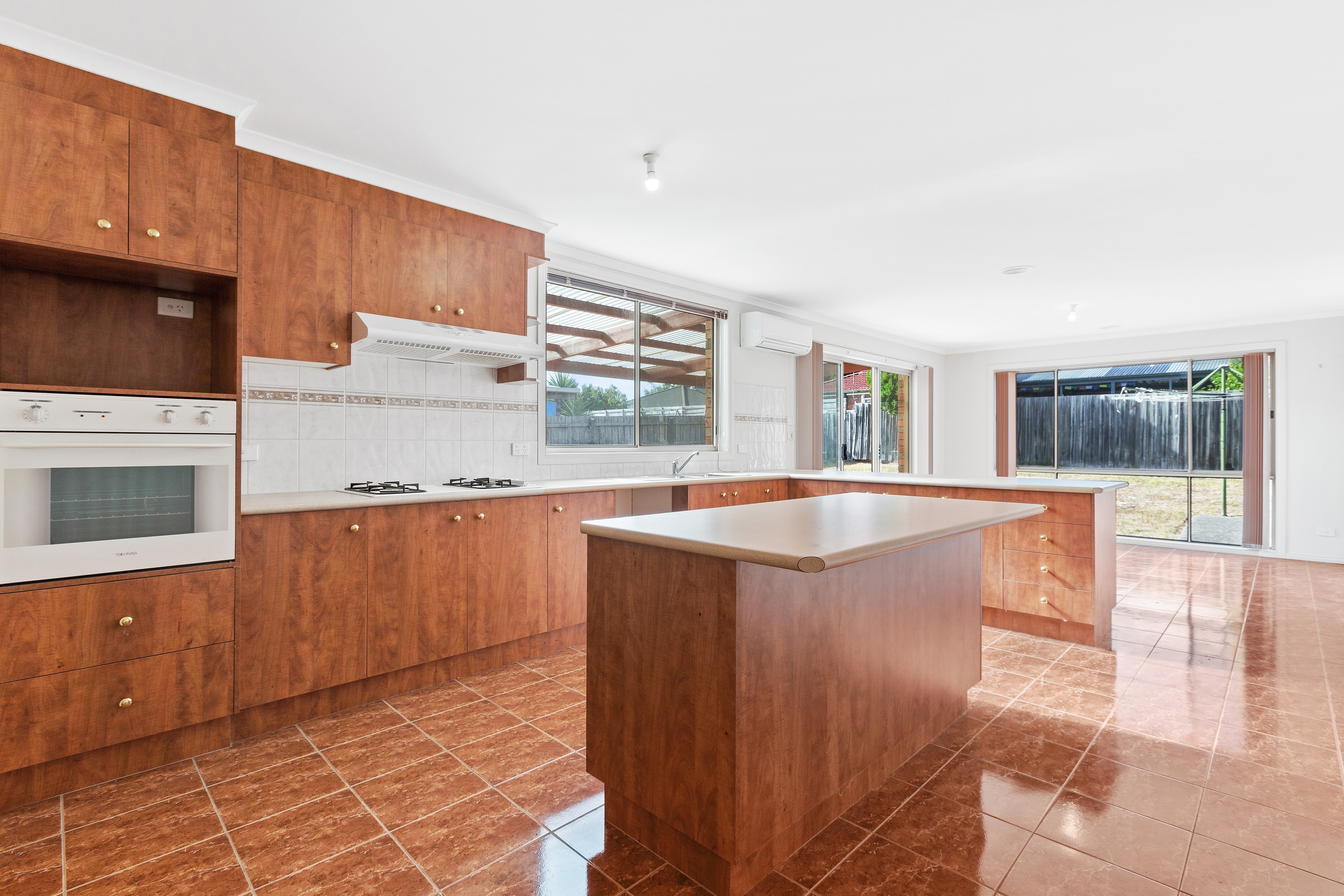 12 Edinburgh Drive, Skye, VIC 3977