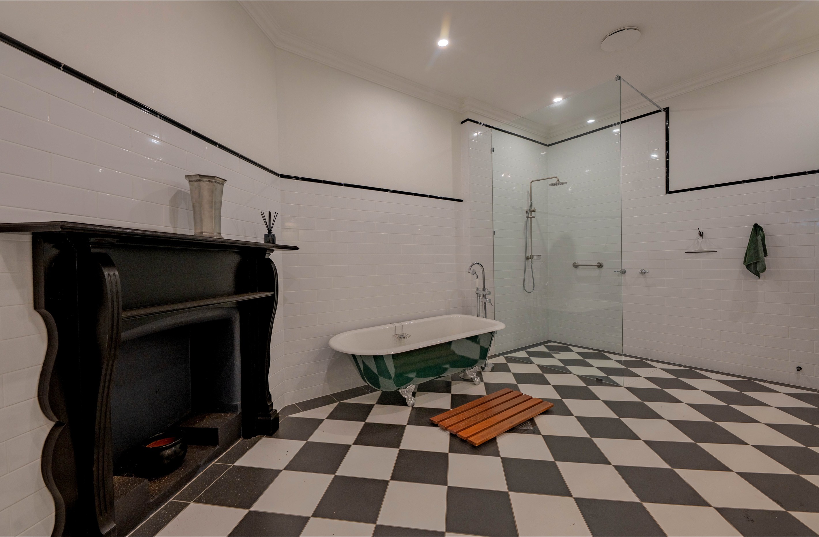 176 Main Street, West Wyalong, NSW 2671