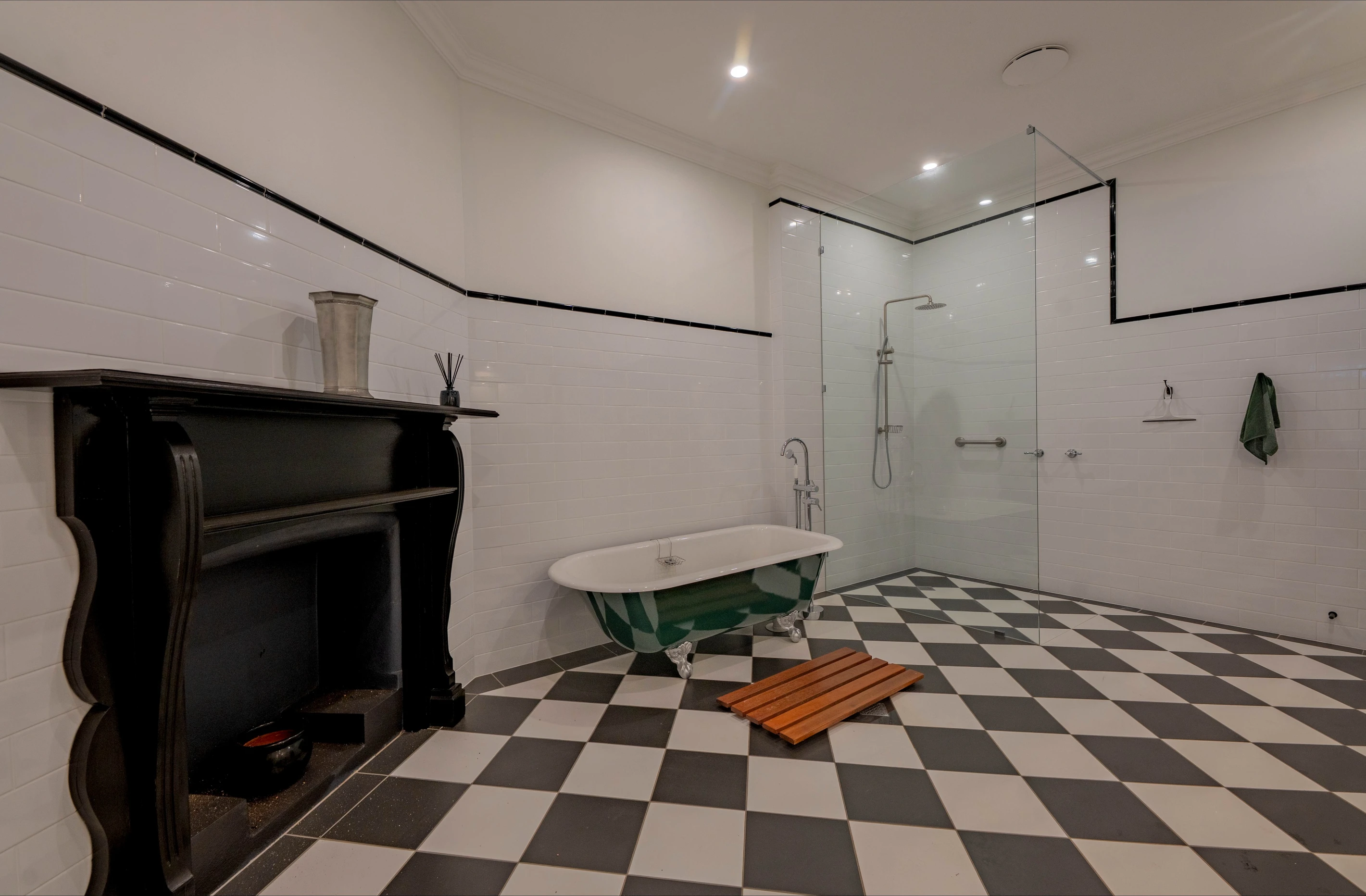 176 Main Street, West Wyalong, NSW 2671