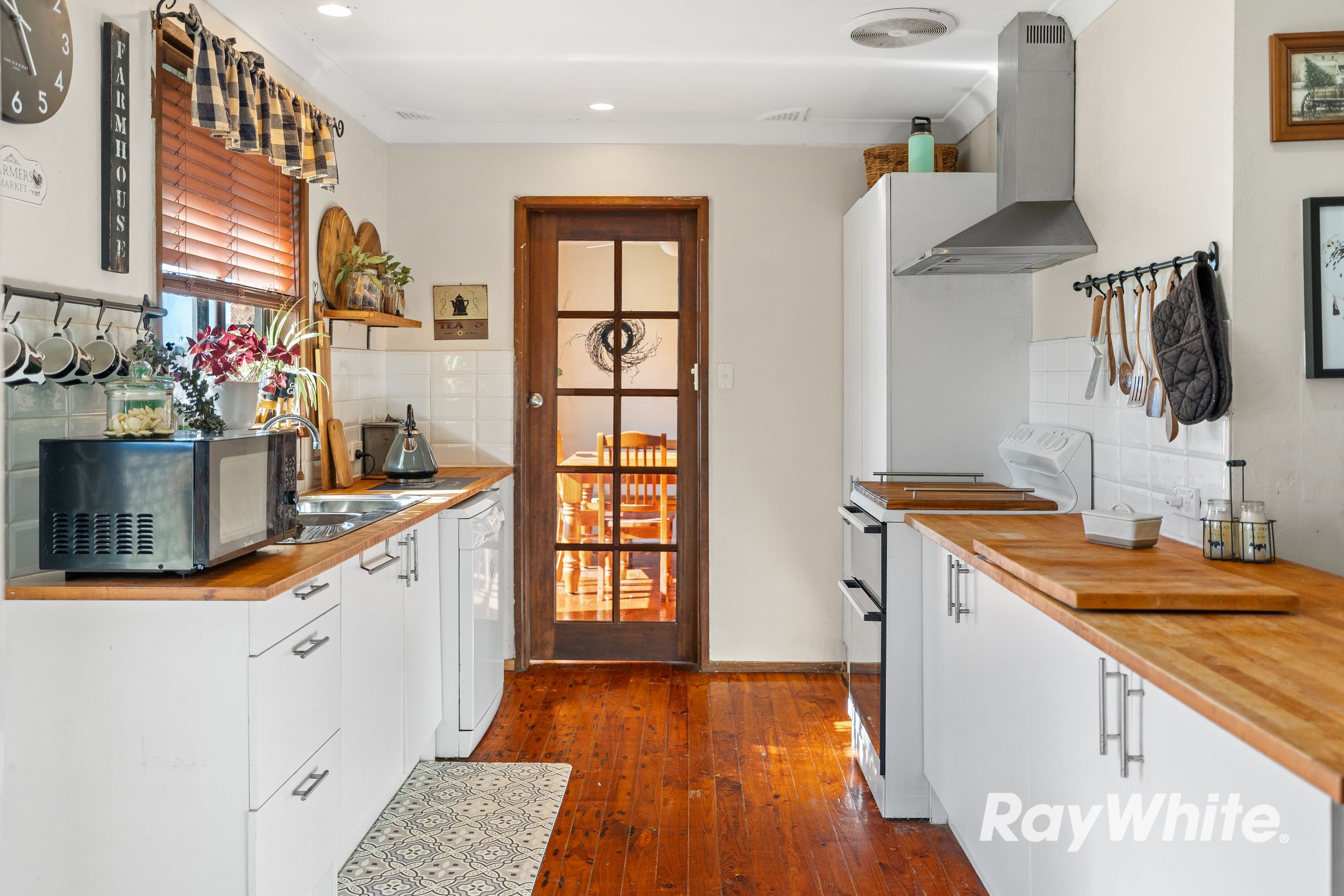 9 Grevillea Drive, St Clair, NSW 2759