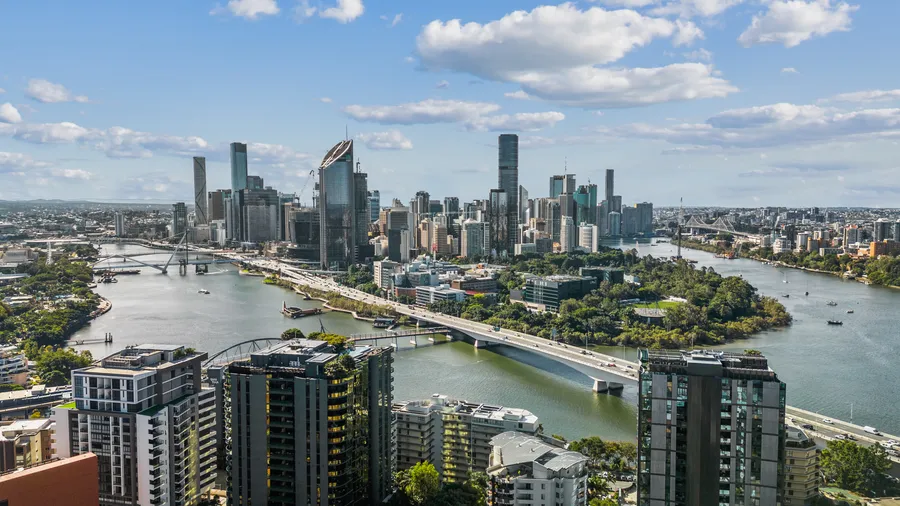 1111/9 Christie Street, South Brisbane