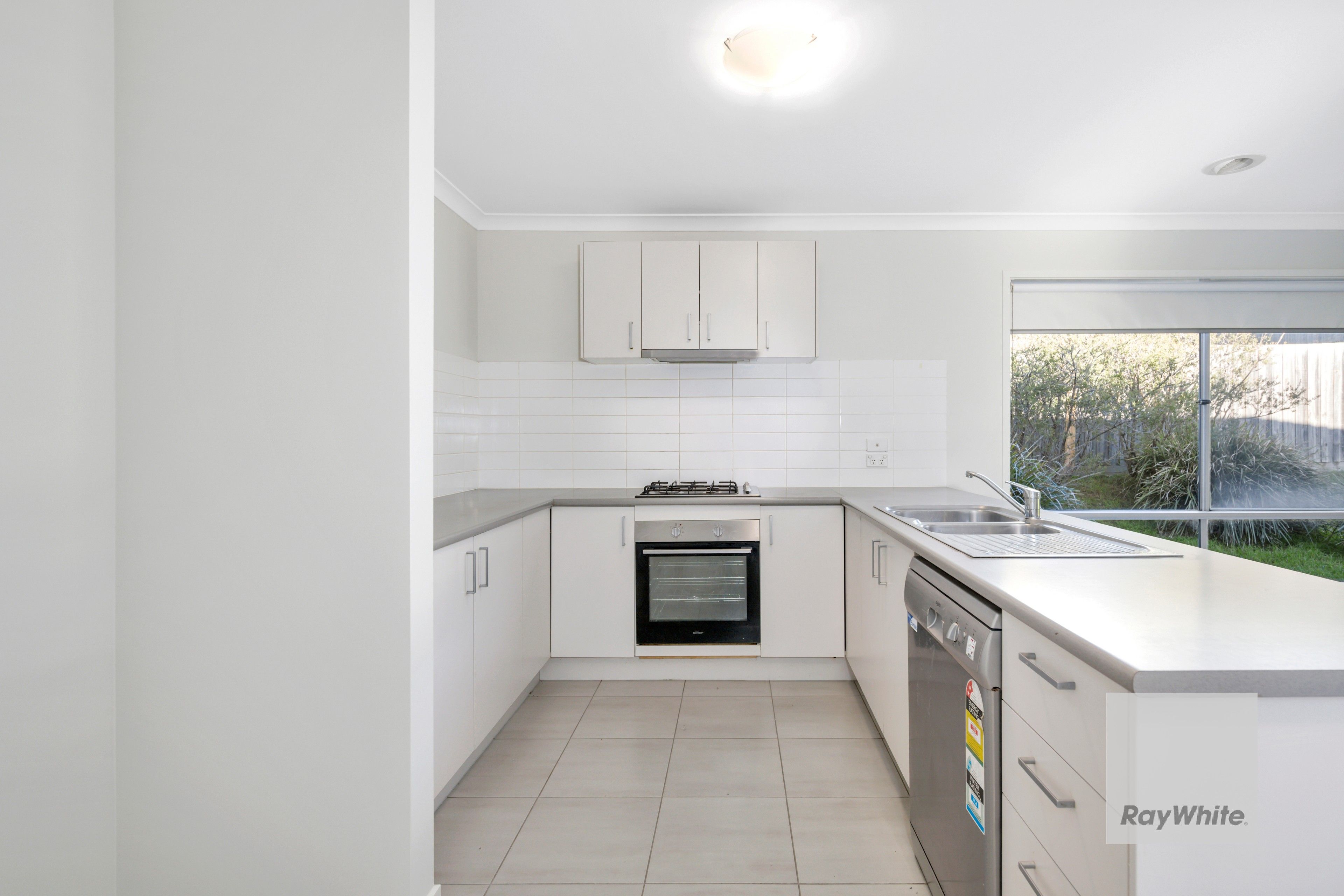 6 Cannington Grove, Sunbury, VIC 3429