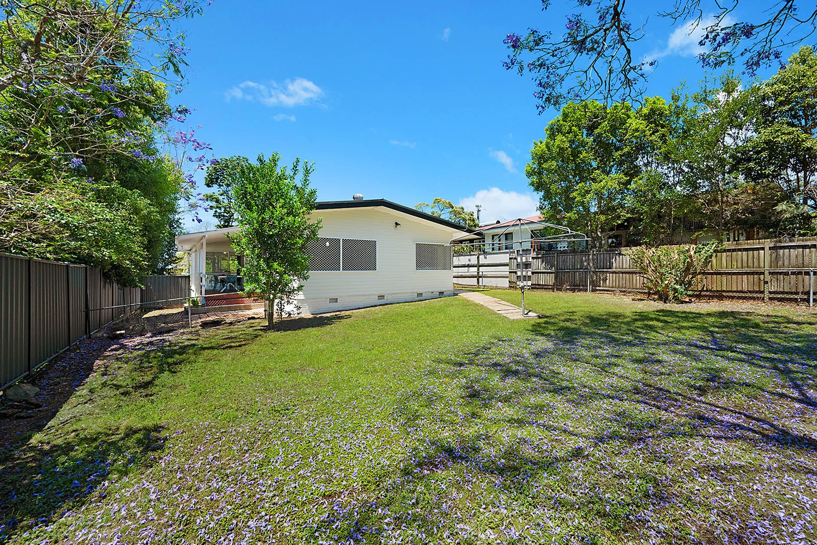 22 Lowanna Street, Kenmore, QLD 4069