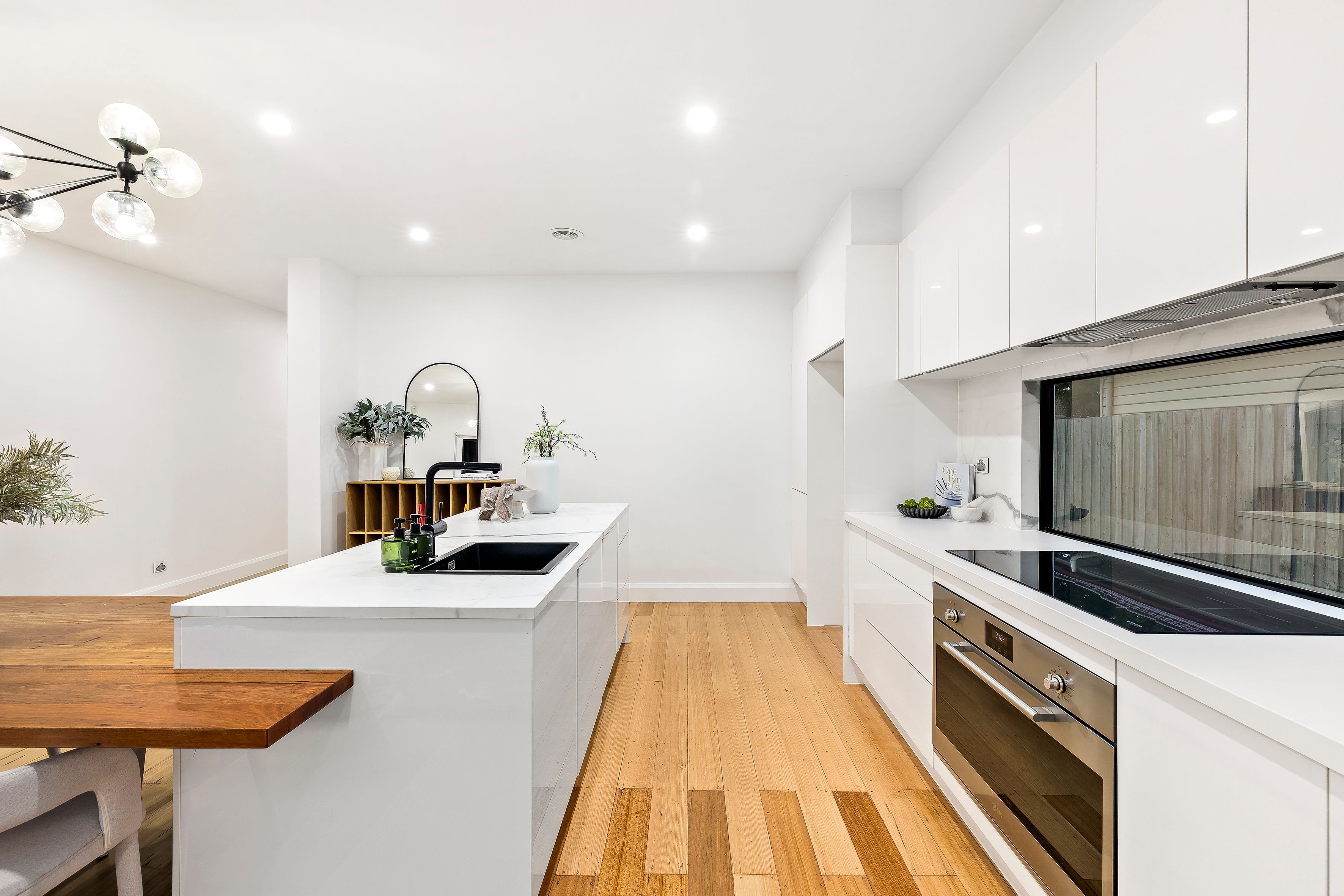 16 Halsbury Street — photo 5 of 18