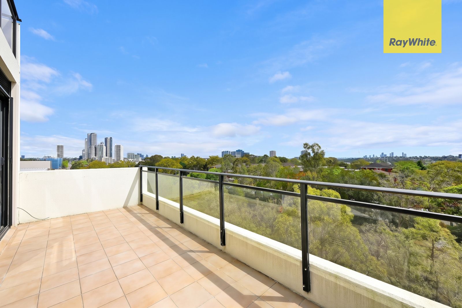 18/11 Bay Drive — photo 11 of 13