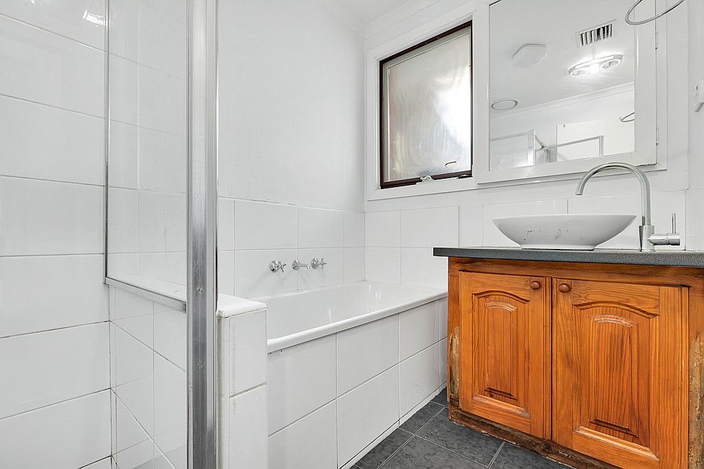 12 Thornbill Drive — photo 7 of 8