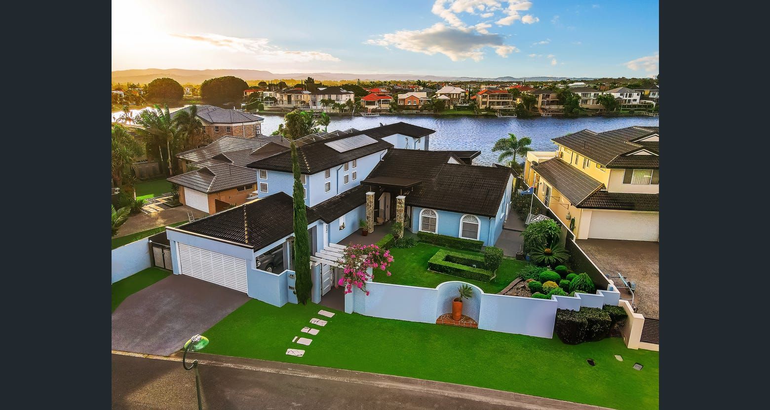 28 Port Jackson Boulevard, Clear Island Waters QLD 4226