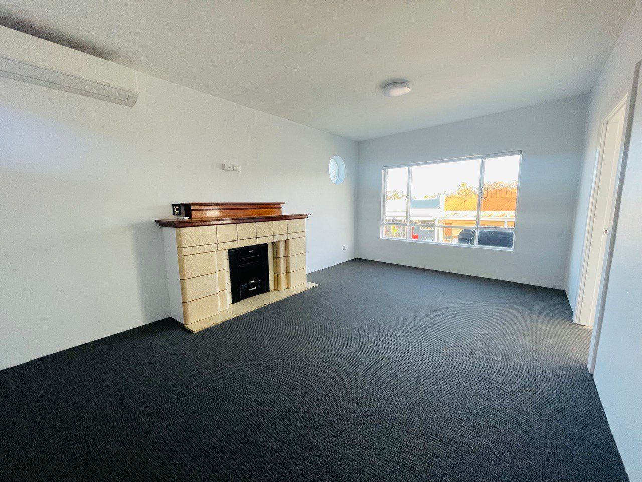 117 Bathurst Street — photo 4 of 12