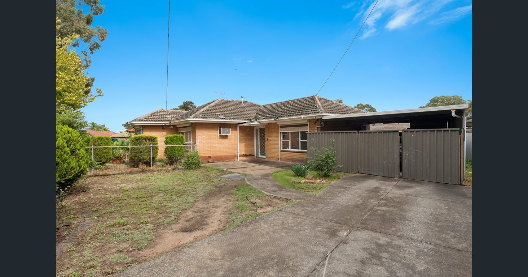 4 Bronwyn Crescent — photo from Ray White Para Hills