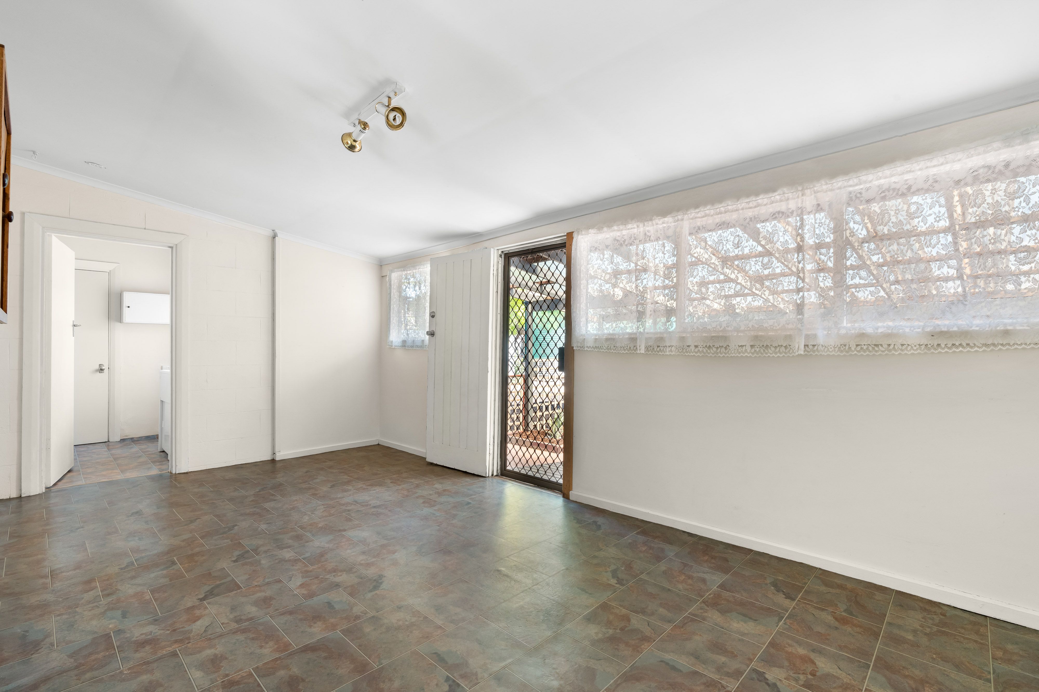 55 Standen Street — photo 6 of 17