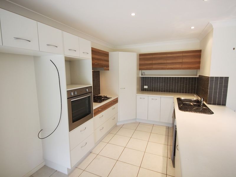 2 Jowarra Street, Kallangur, QLD 4503