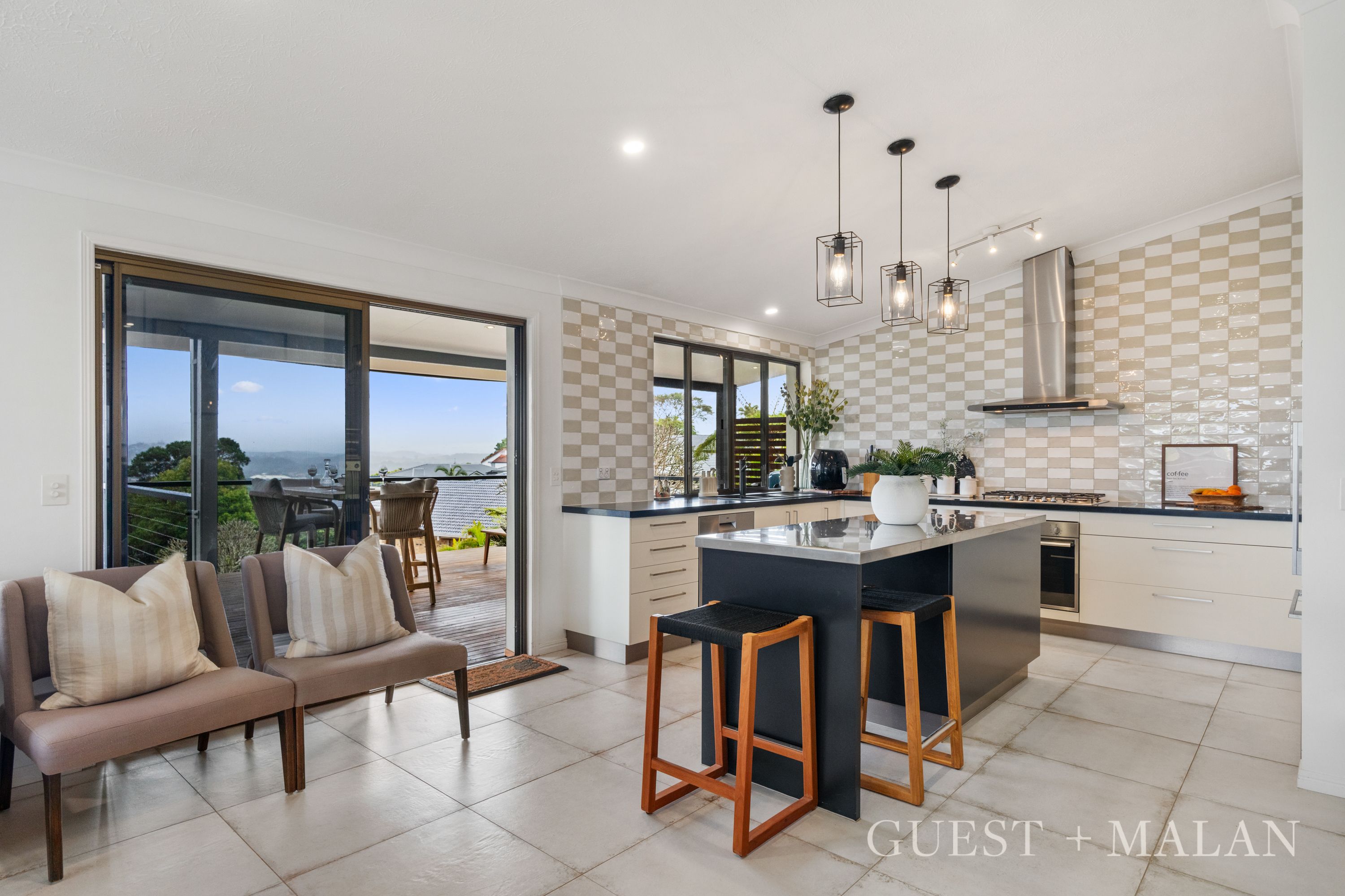 61 Cominan Avenue — photo 7 of 30