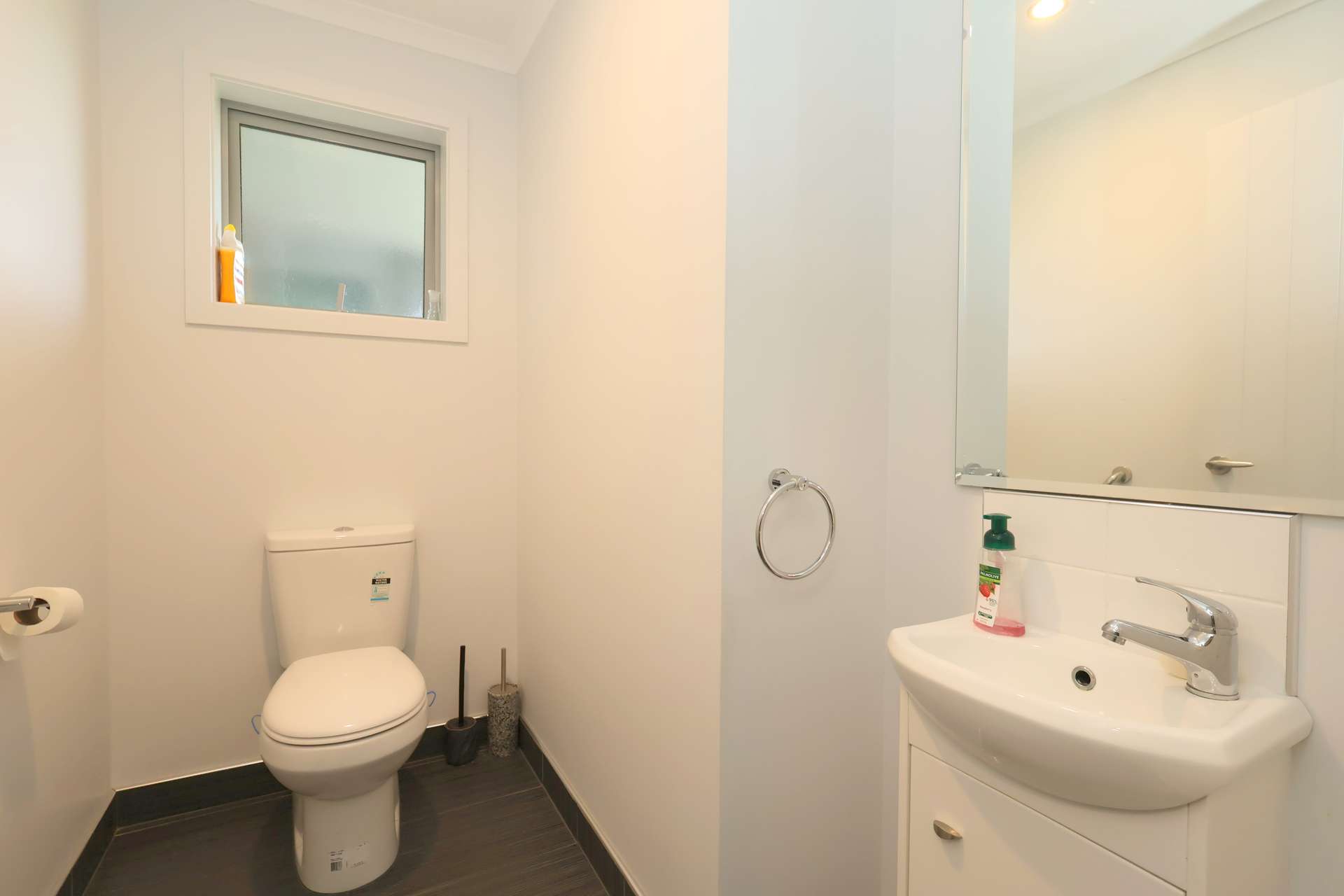 135 Millwood Glen photo 34