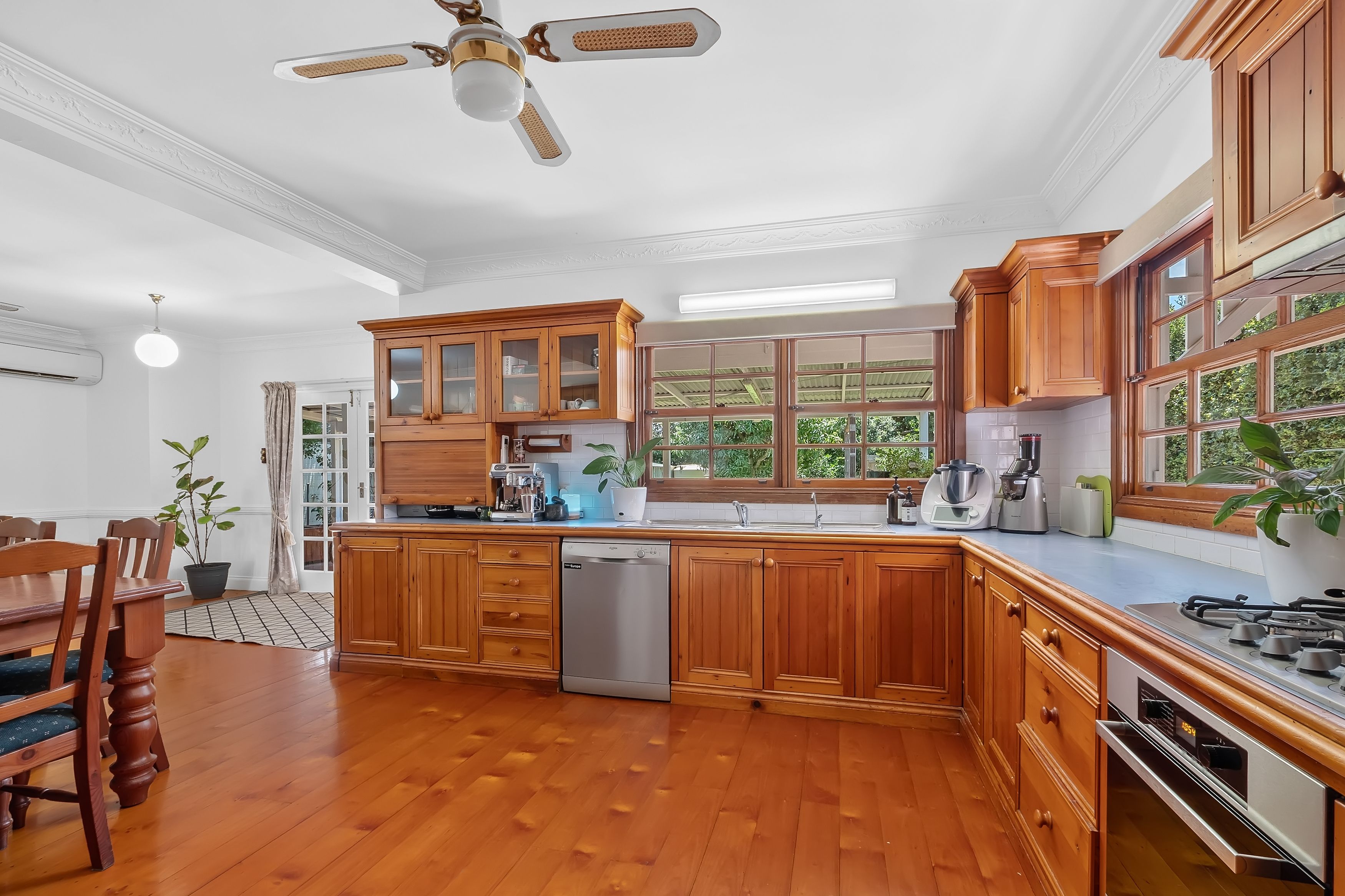 11 Jordan Street, Sherwood, QLD 4075