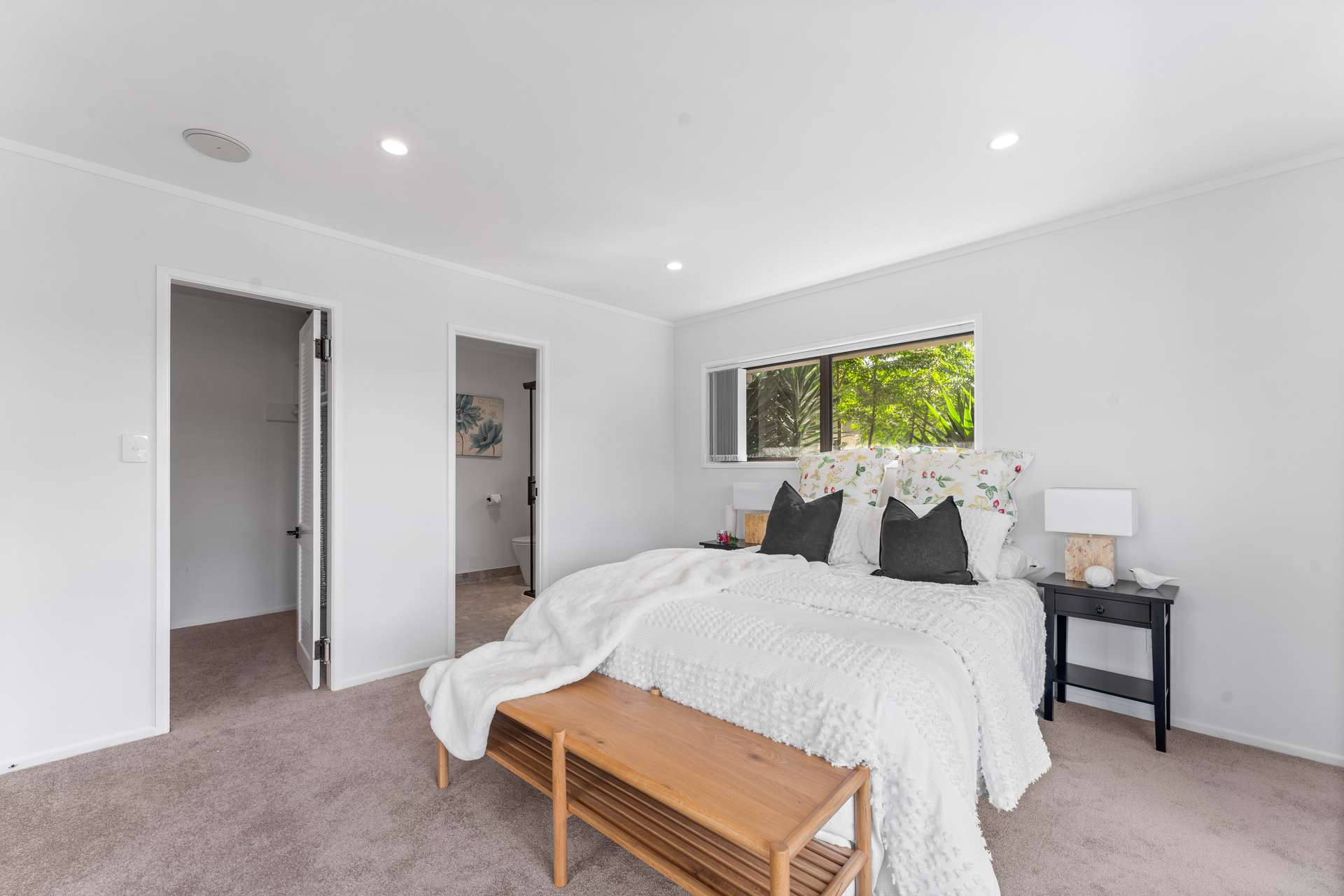 23 Lawrence Crescent photo 14