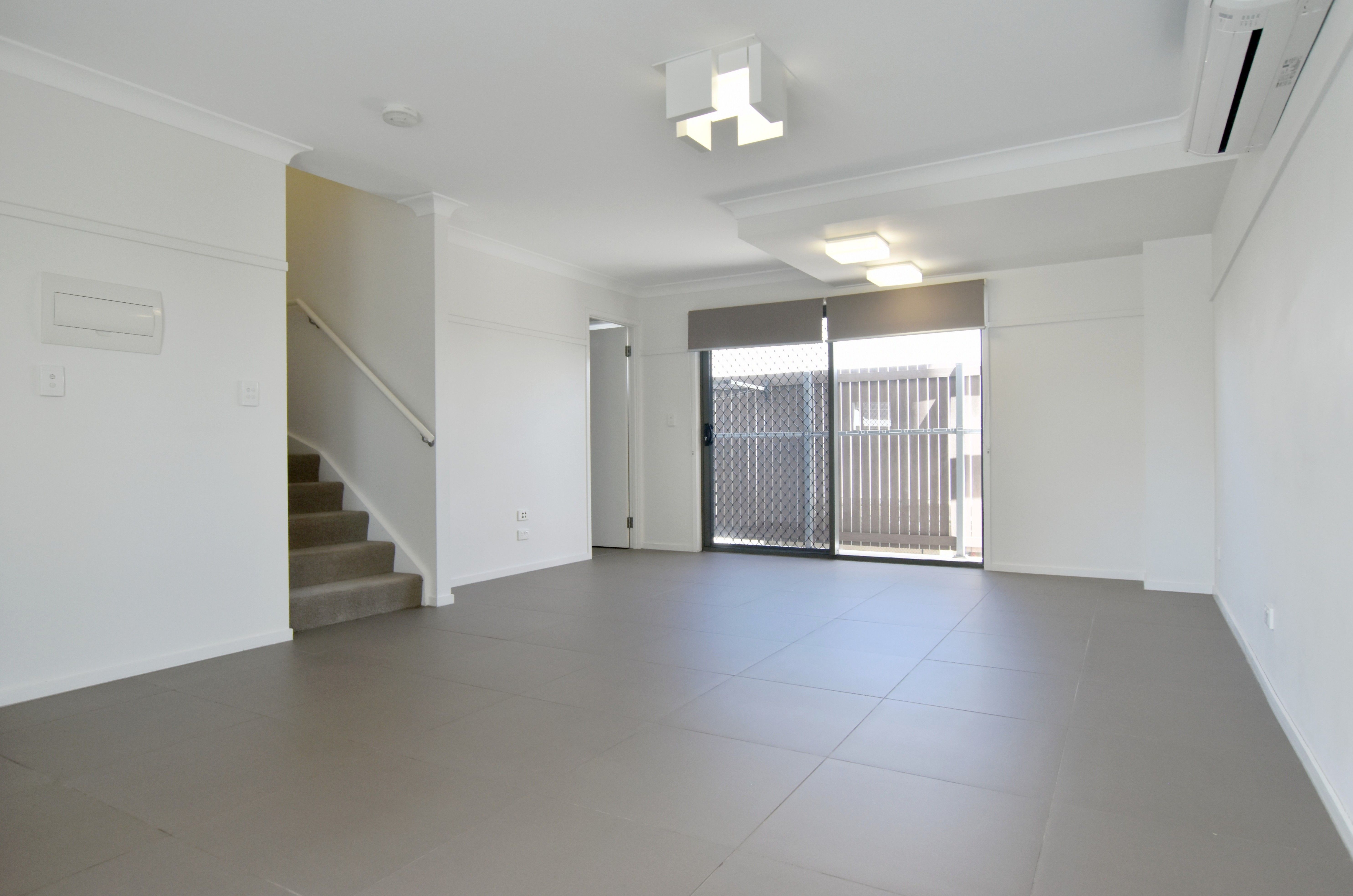 2/9 Fisher Street — photo 4 of 16
