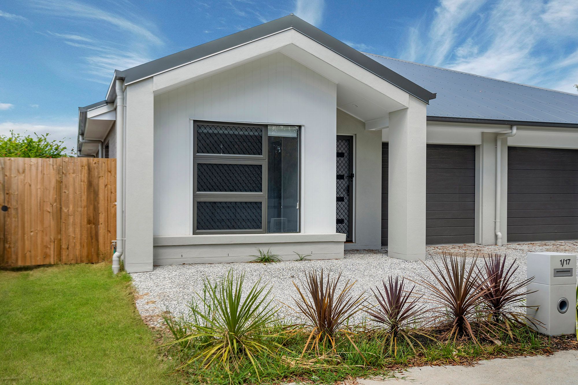 1/17 Leawarra Drive, Loganholme, QLD 4129
