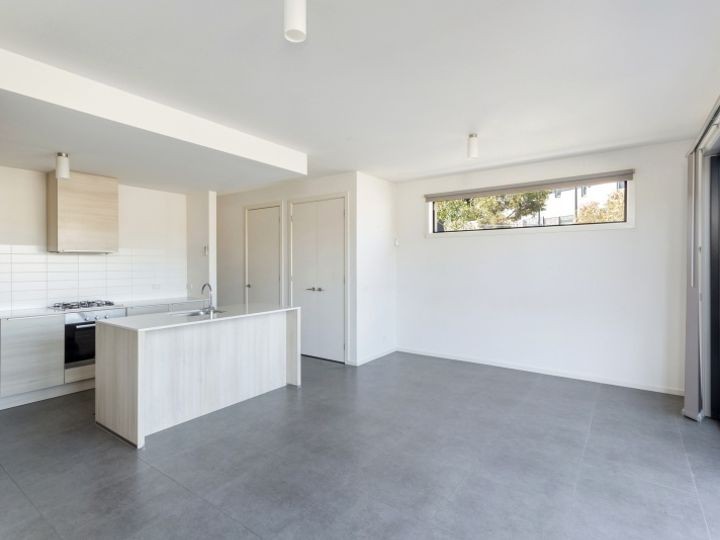 62 Valley Lake Boulevard, Keilor East, VIC 3033