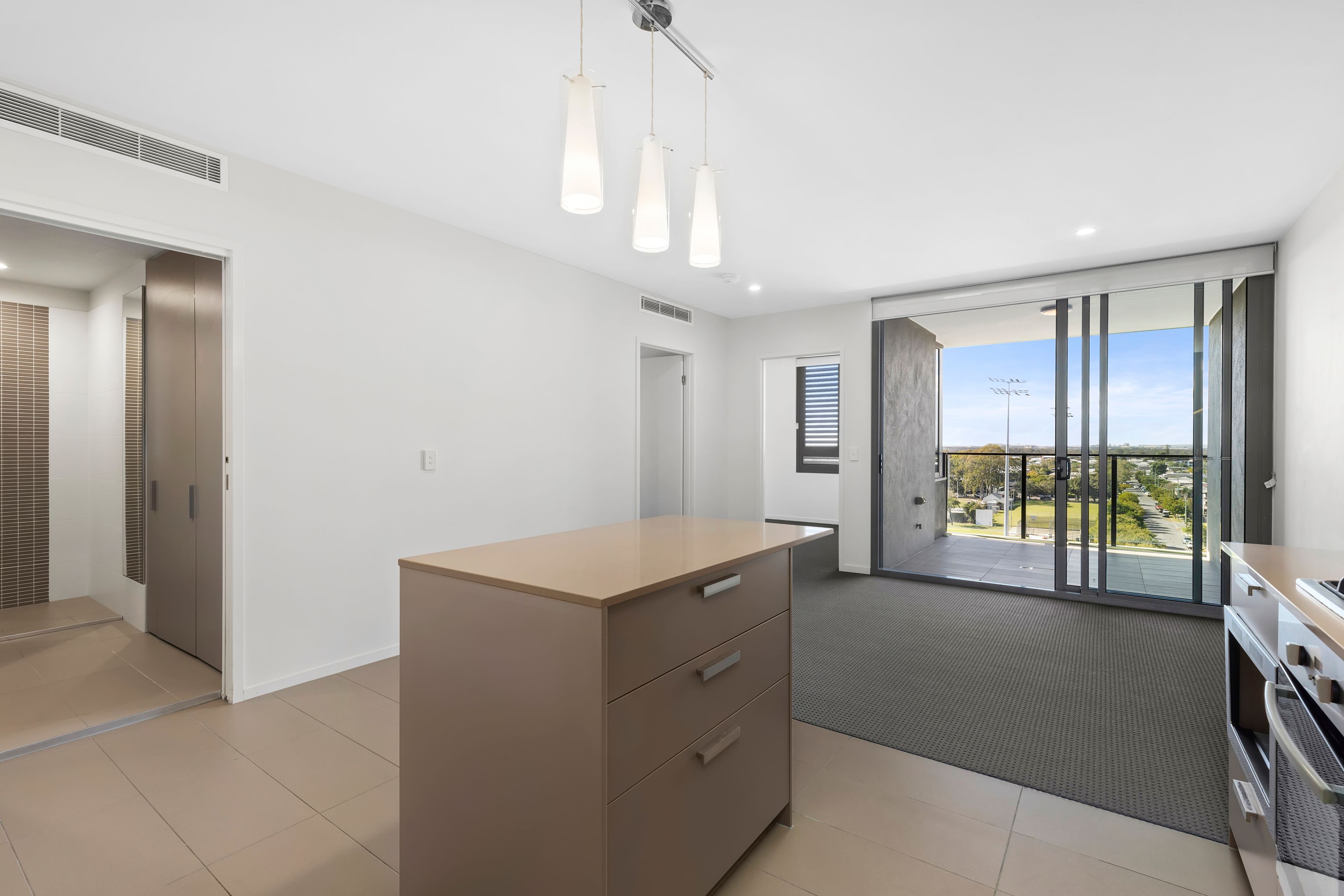 807/16 Aspinall Street — photo 5 of 14
