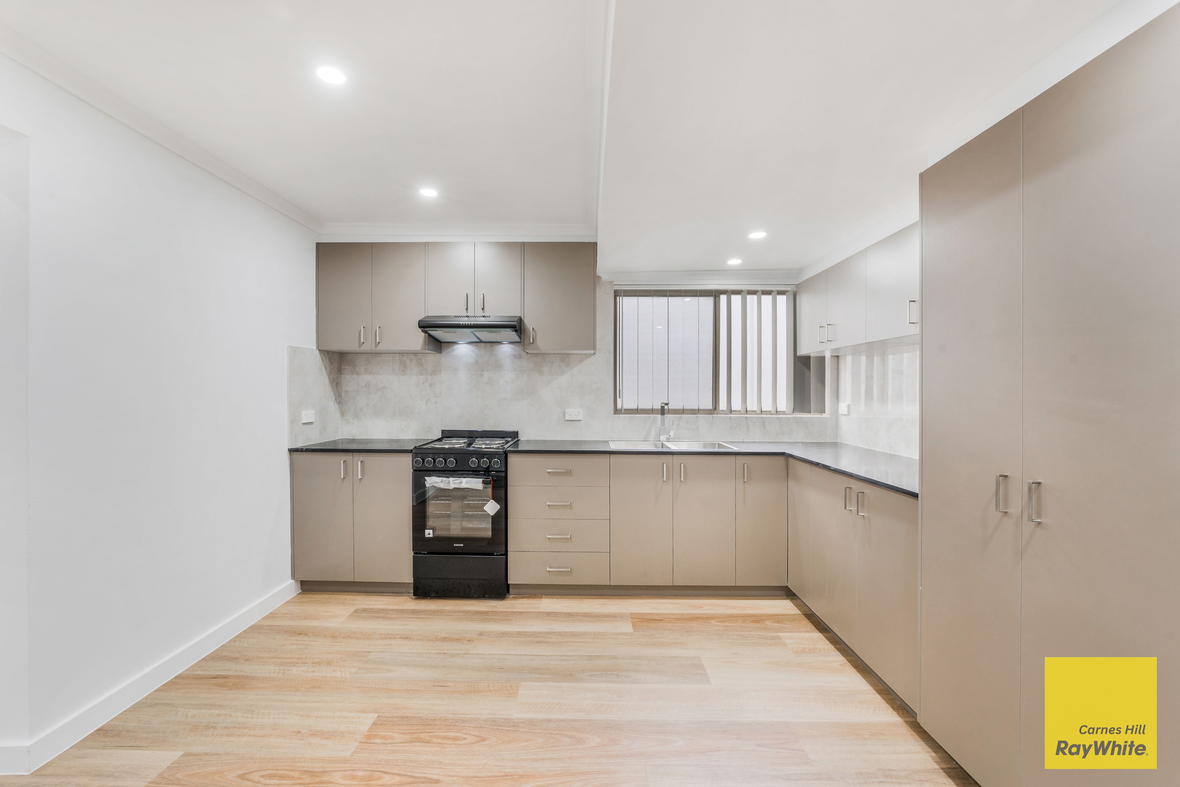 96 Flowerdale Road — photo 7 of 14