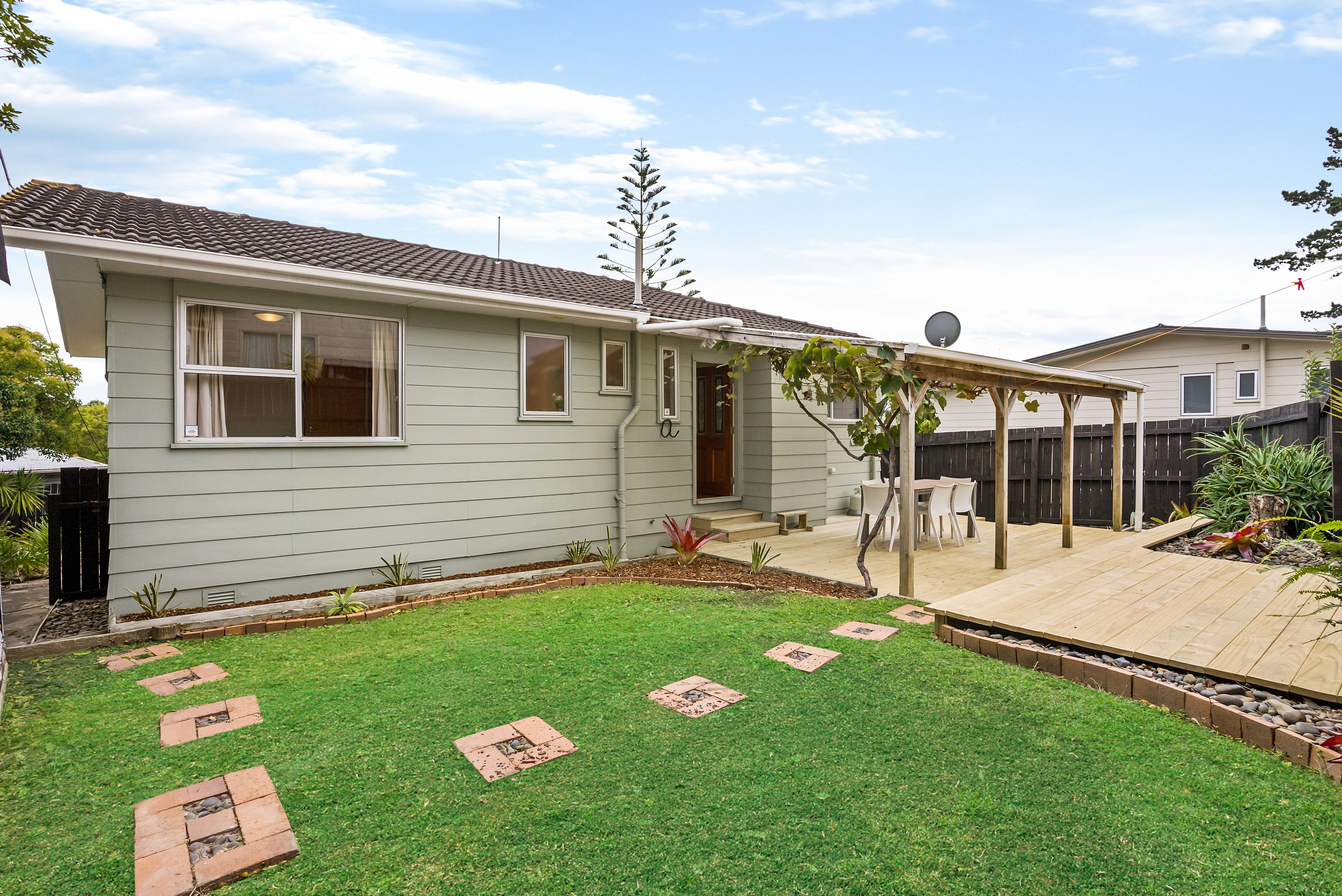 14 Fairdale Place, Birkdale, North Shore City
