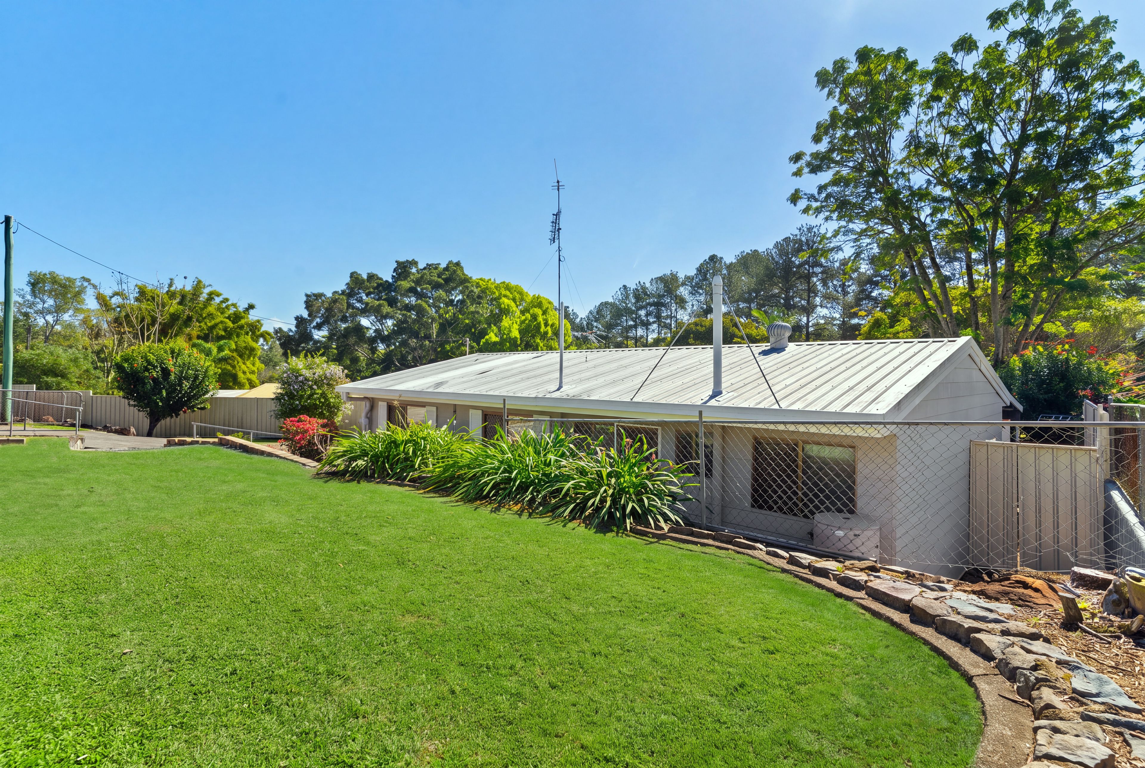 4 Diamond Valley Road — photo 18 of 22
