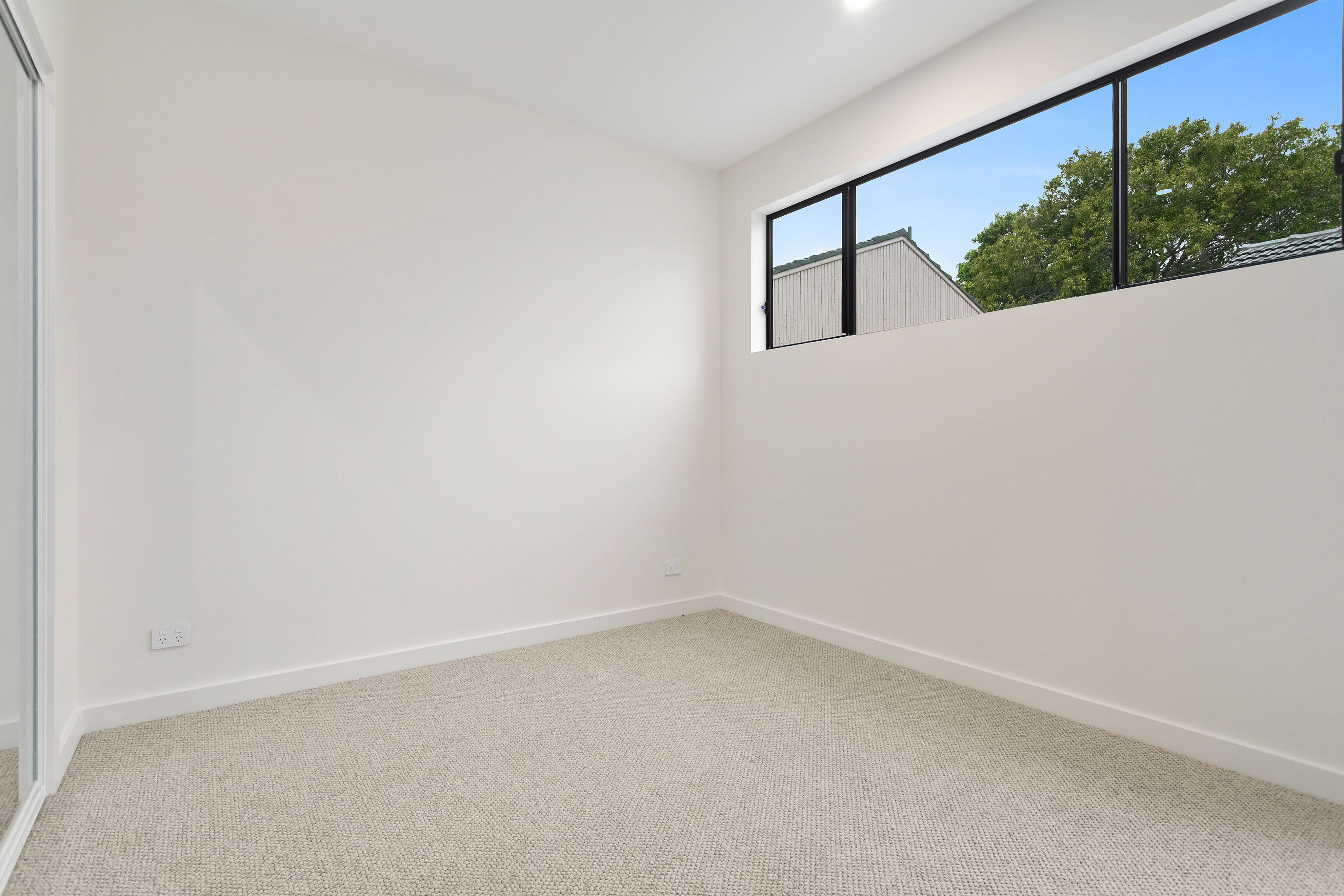 8 Newton Crescent, Oak Flats, NSW 2529