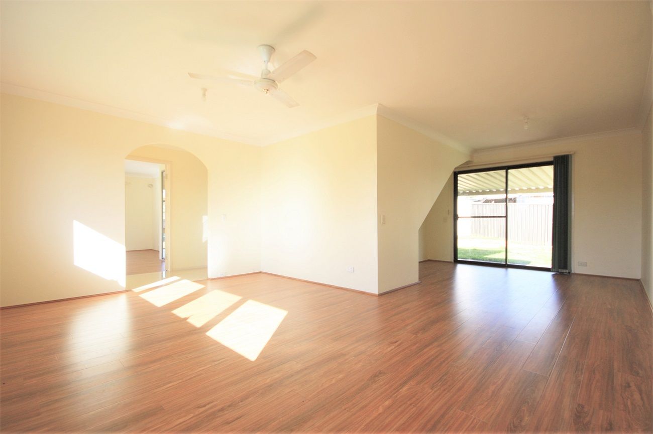 17 Weemala Crescent, Bradbury, NSW 2560