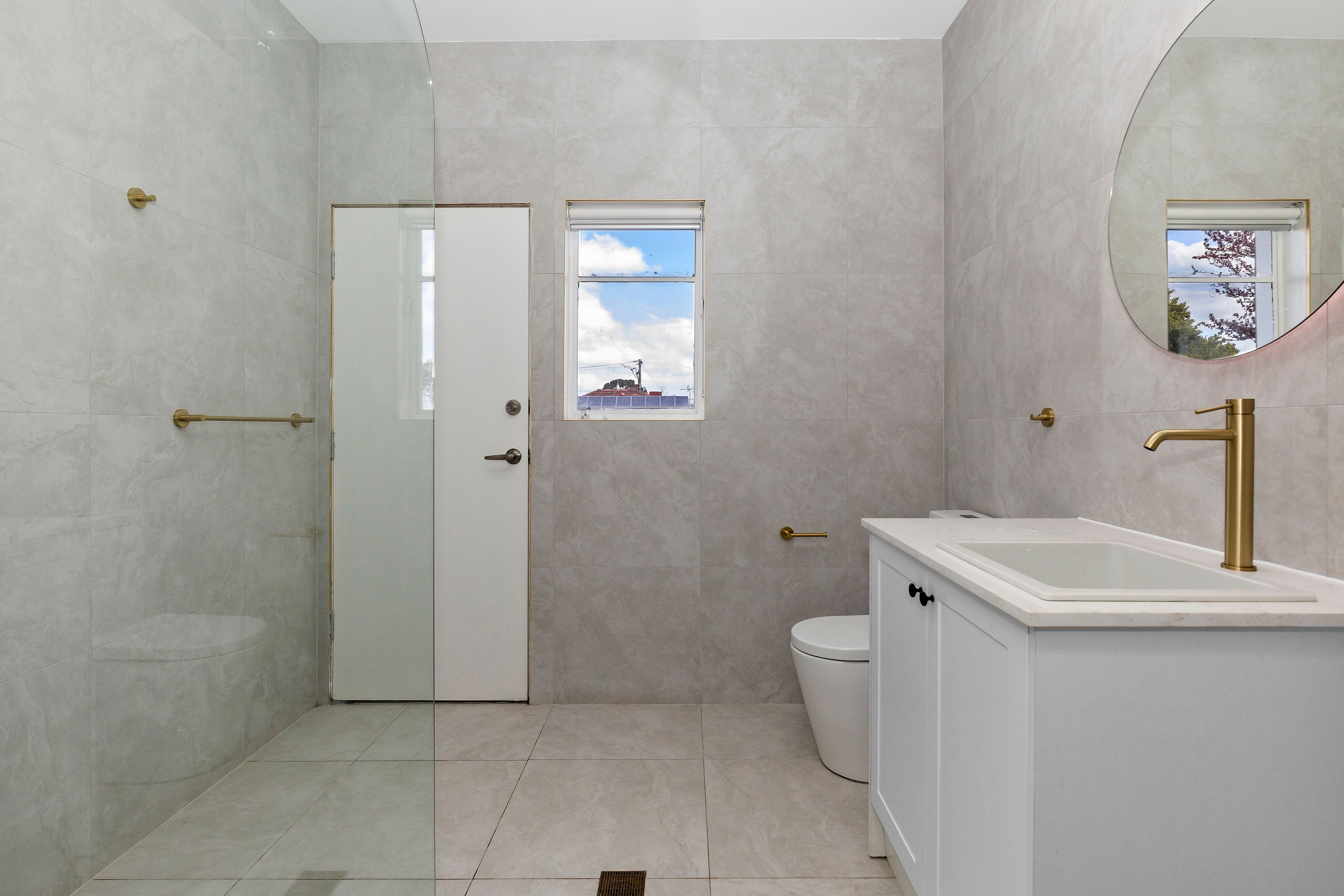 19 Hall Street — photo 8 of 10