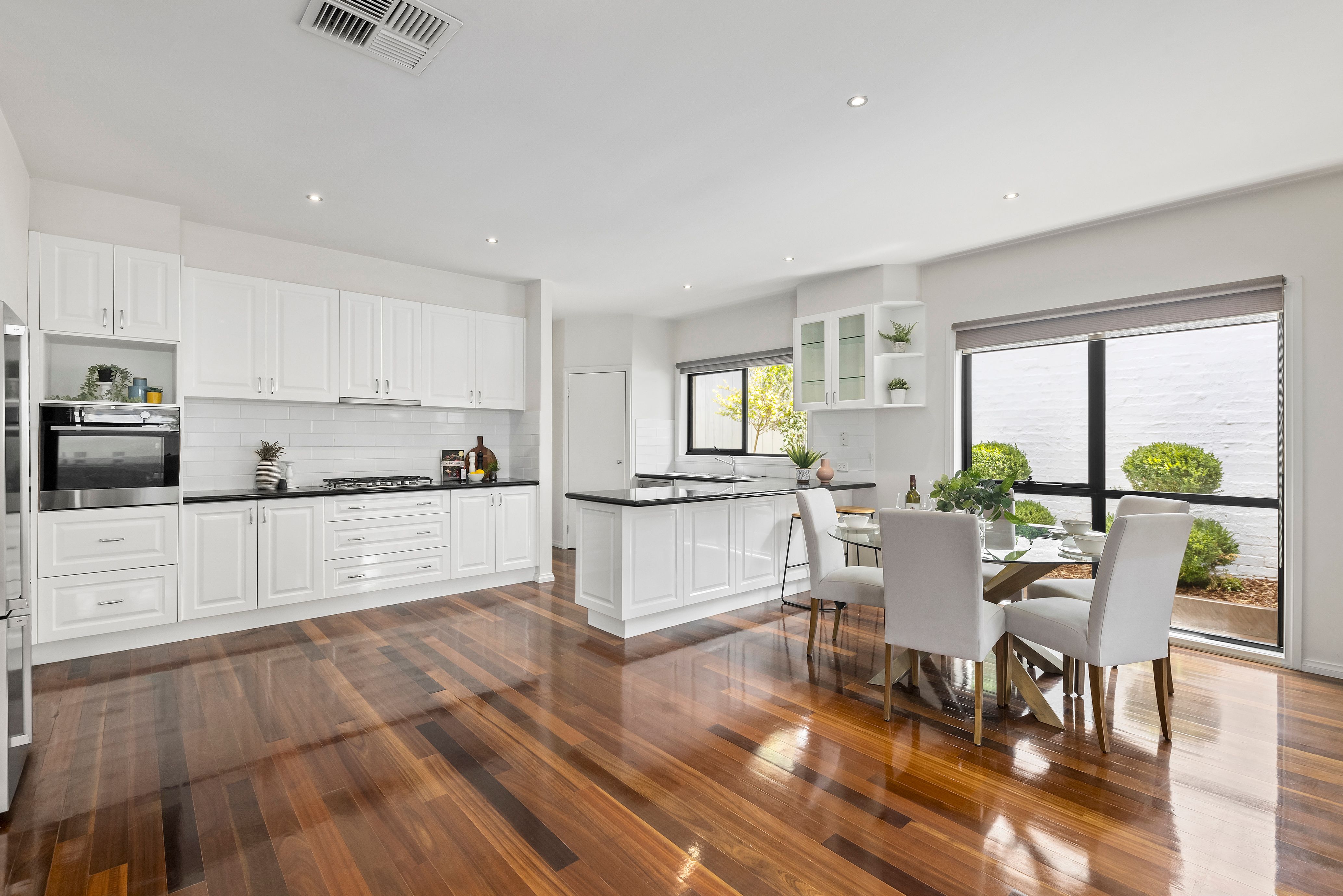 4 James Avenue, Mitcham VIC 3132