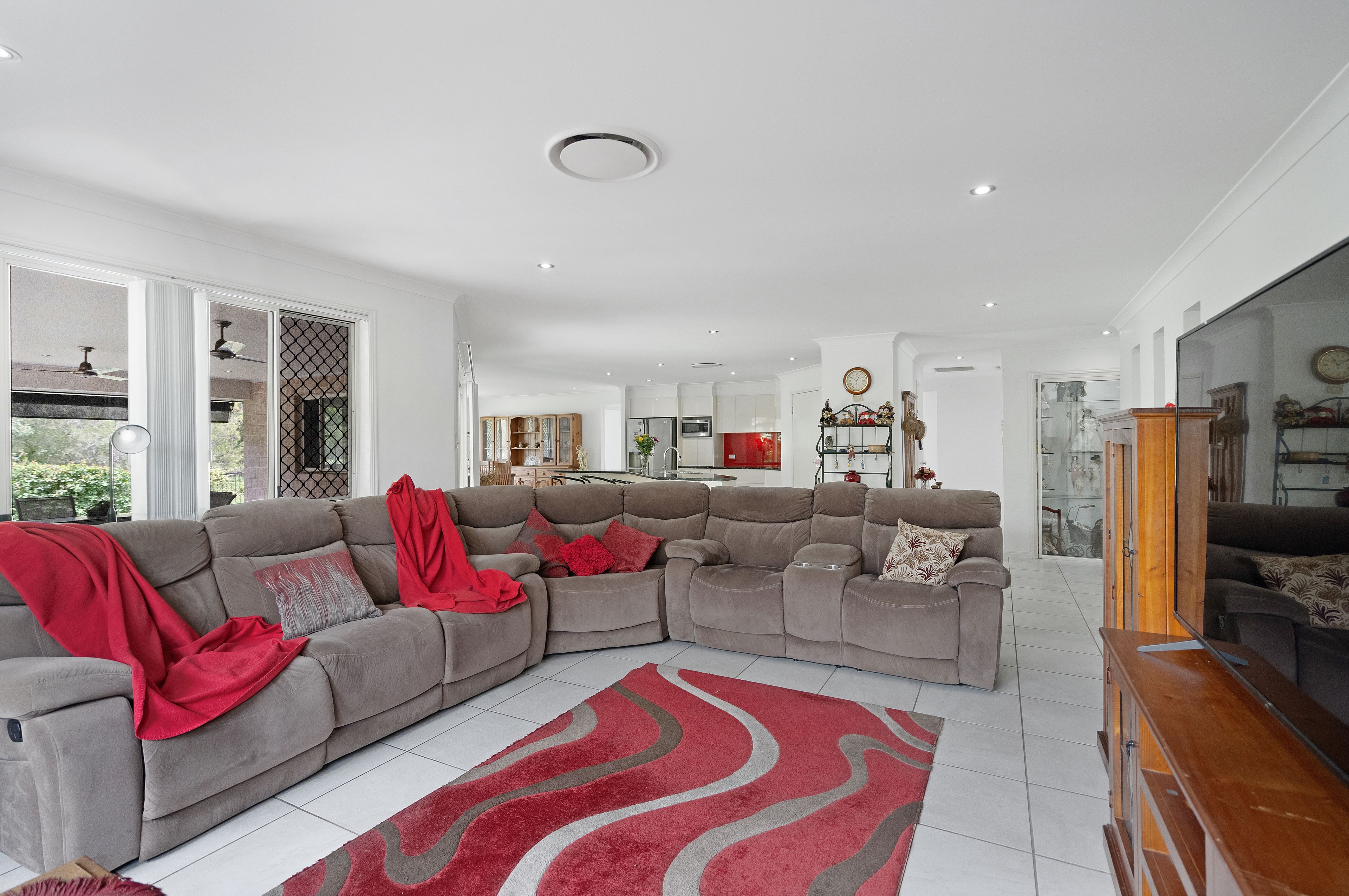 100-summerfields-drive-caboolture-qld-4510-sold-house-ray-white