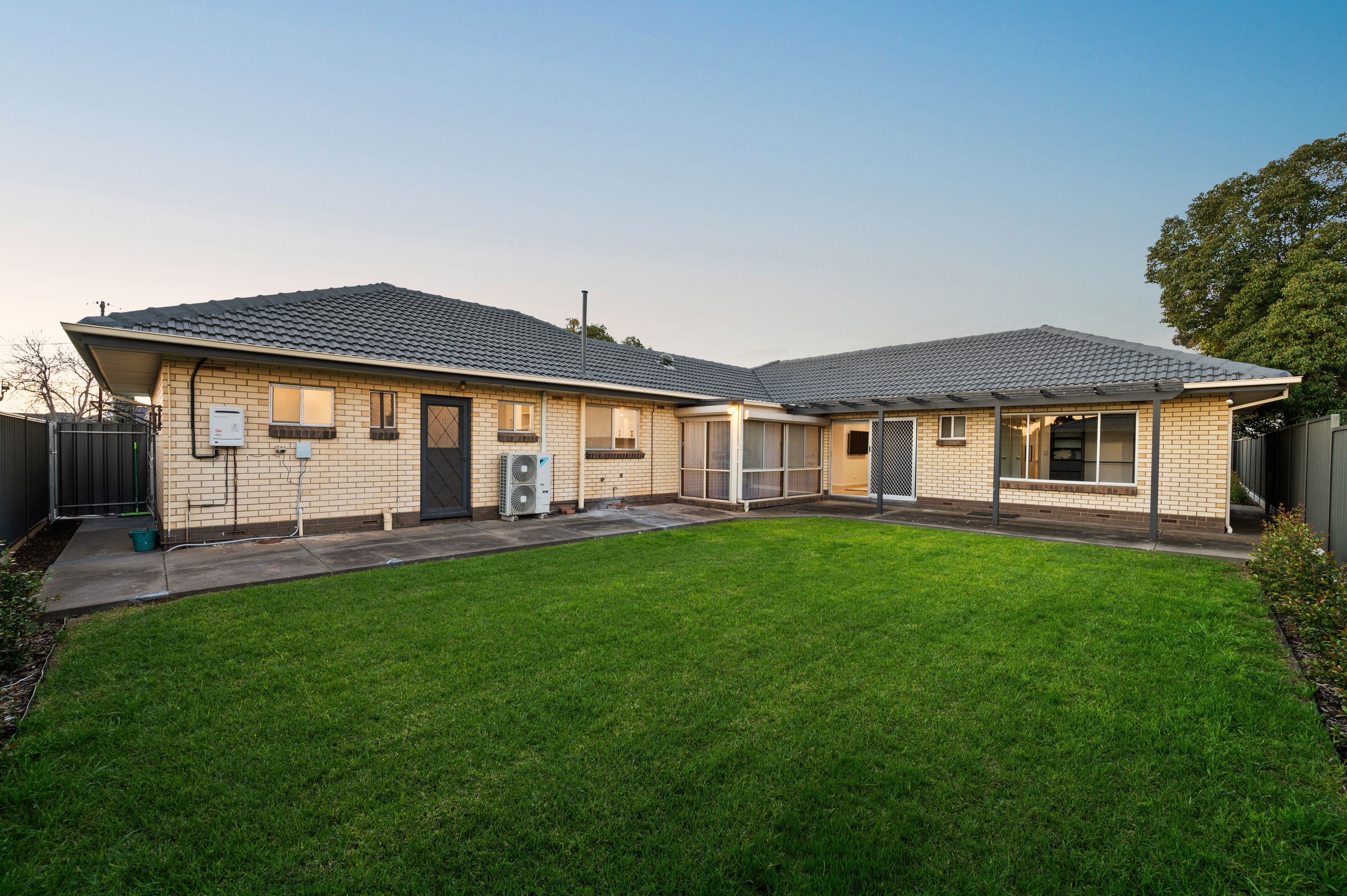 4 Treana Crescent — photo 19 of 20