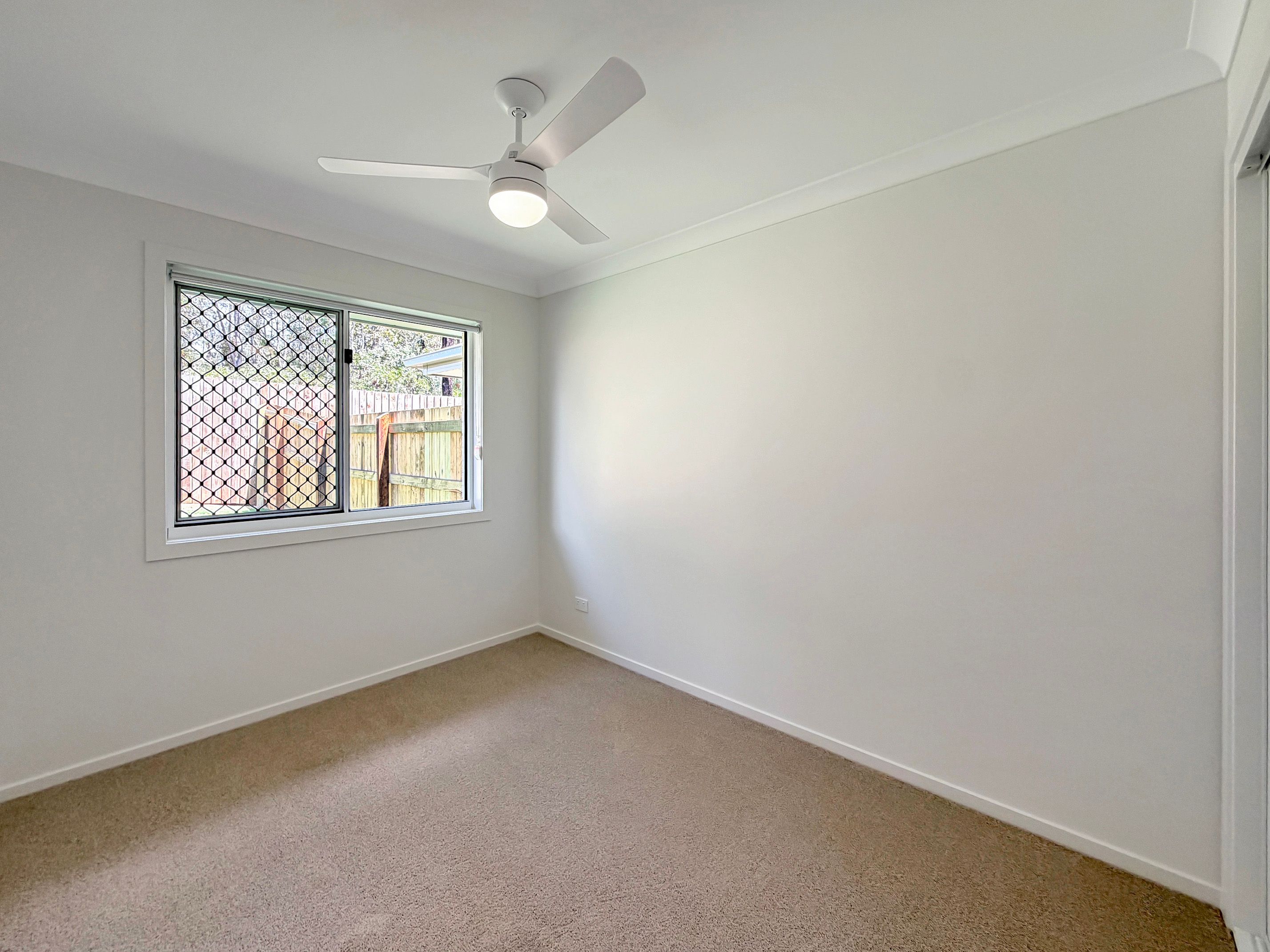2/14 Oakwood Drive — photo 6 of 7
