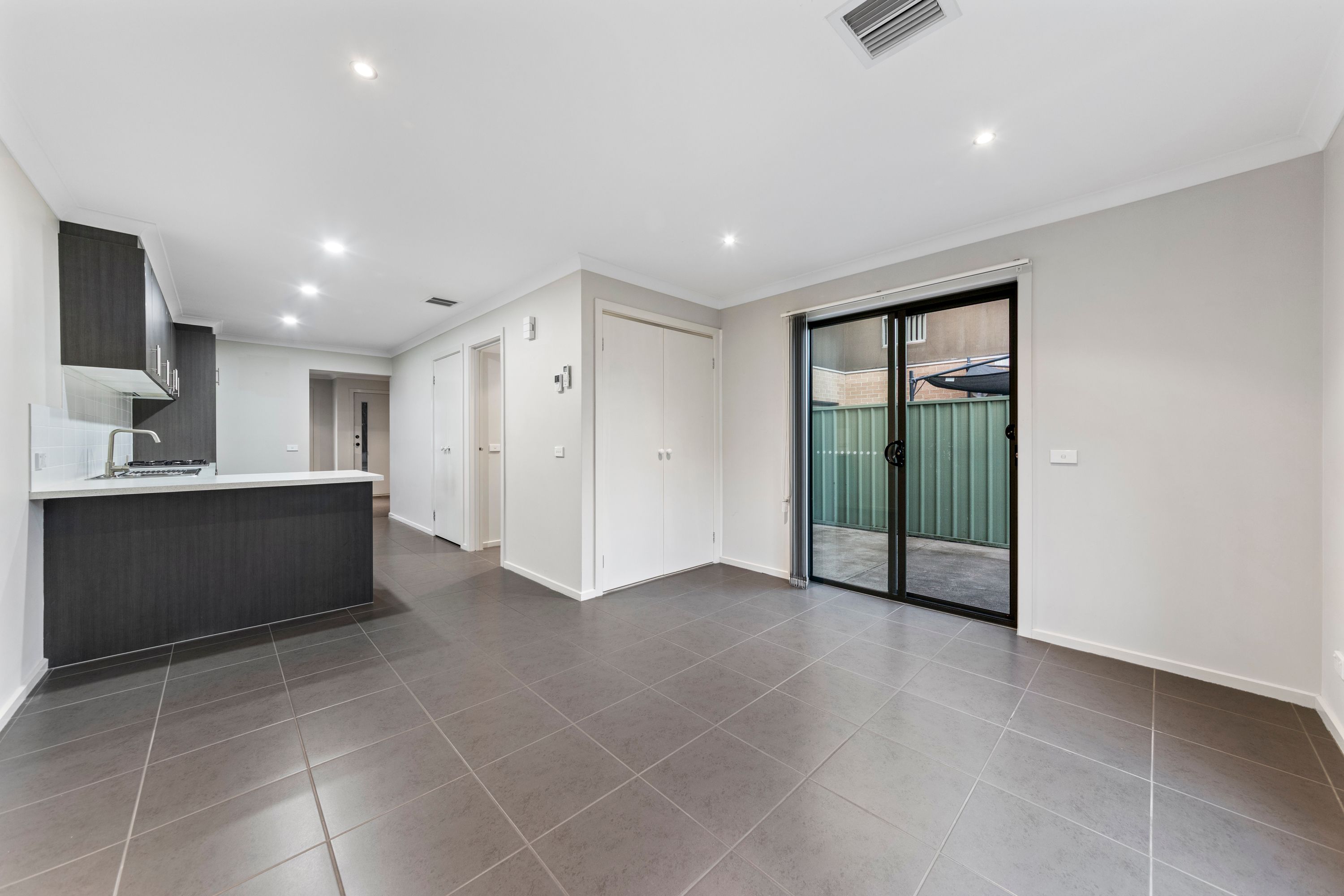 8 Bluestone Street — photo 4 of 28