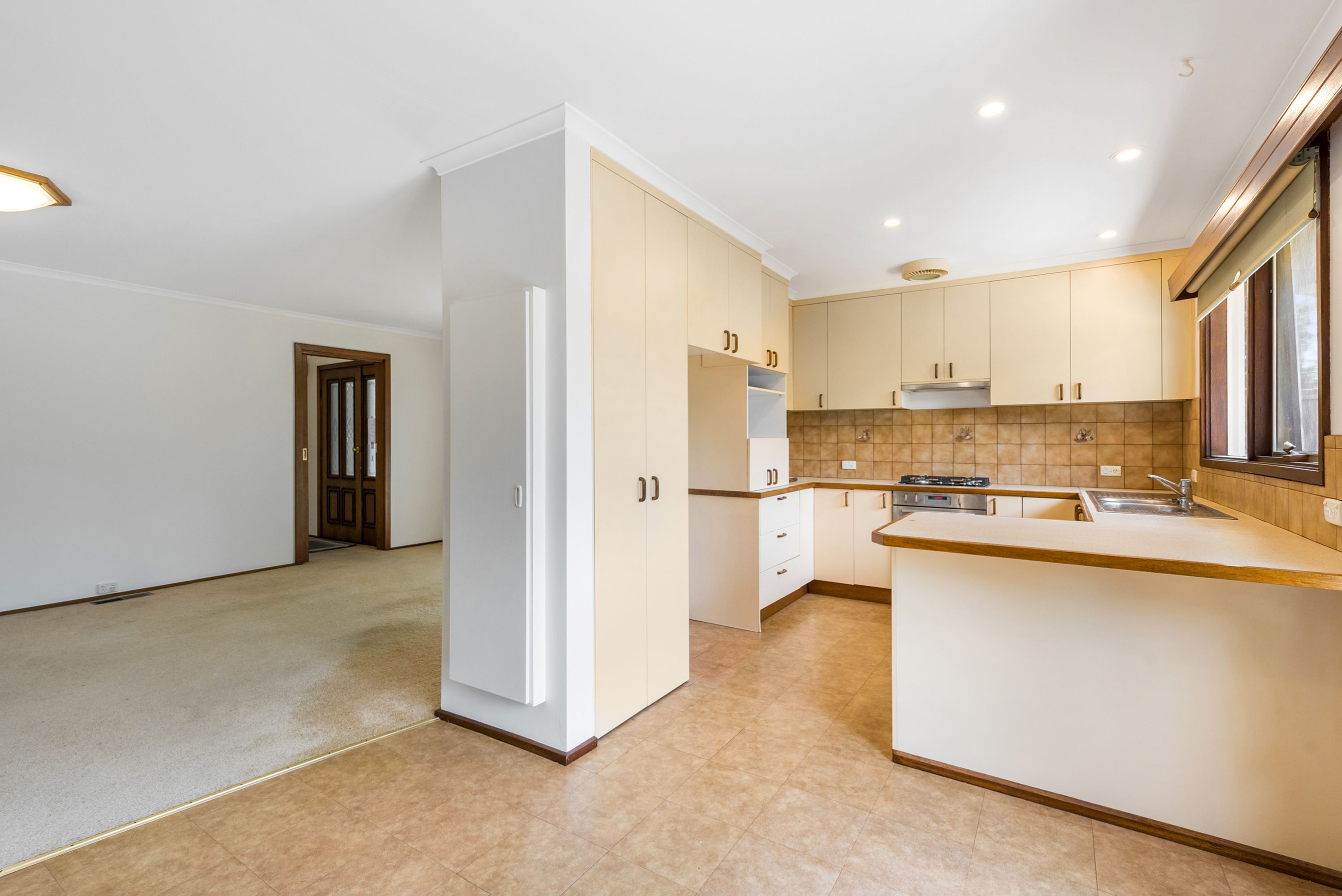 12 Dehaviland Avenue, Forest Hill, VIC 3131
