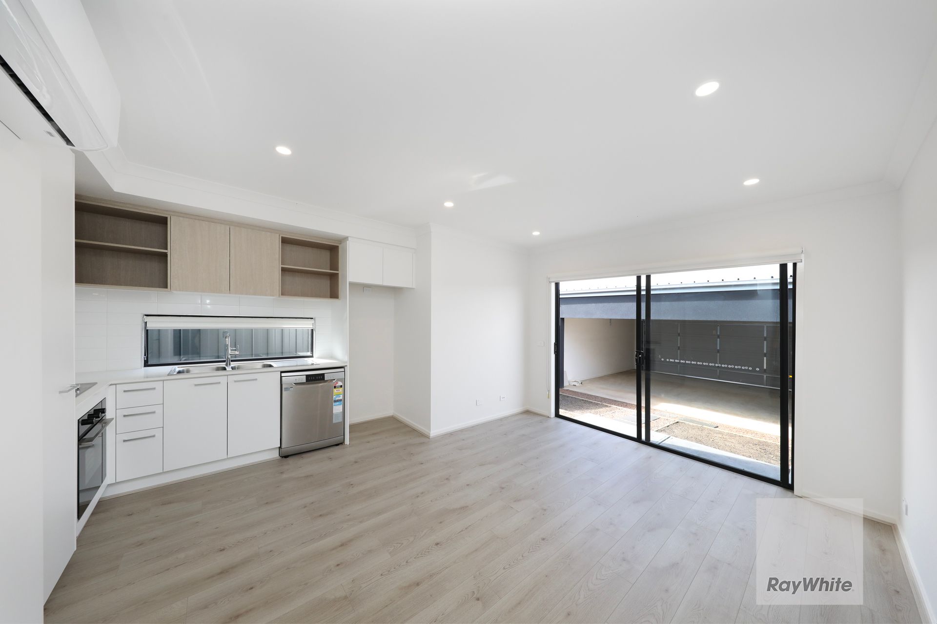 12 Cosgrove Drive — photo 5 of 14