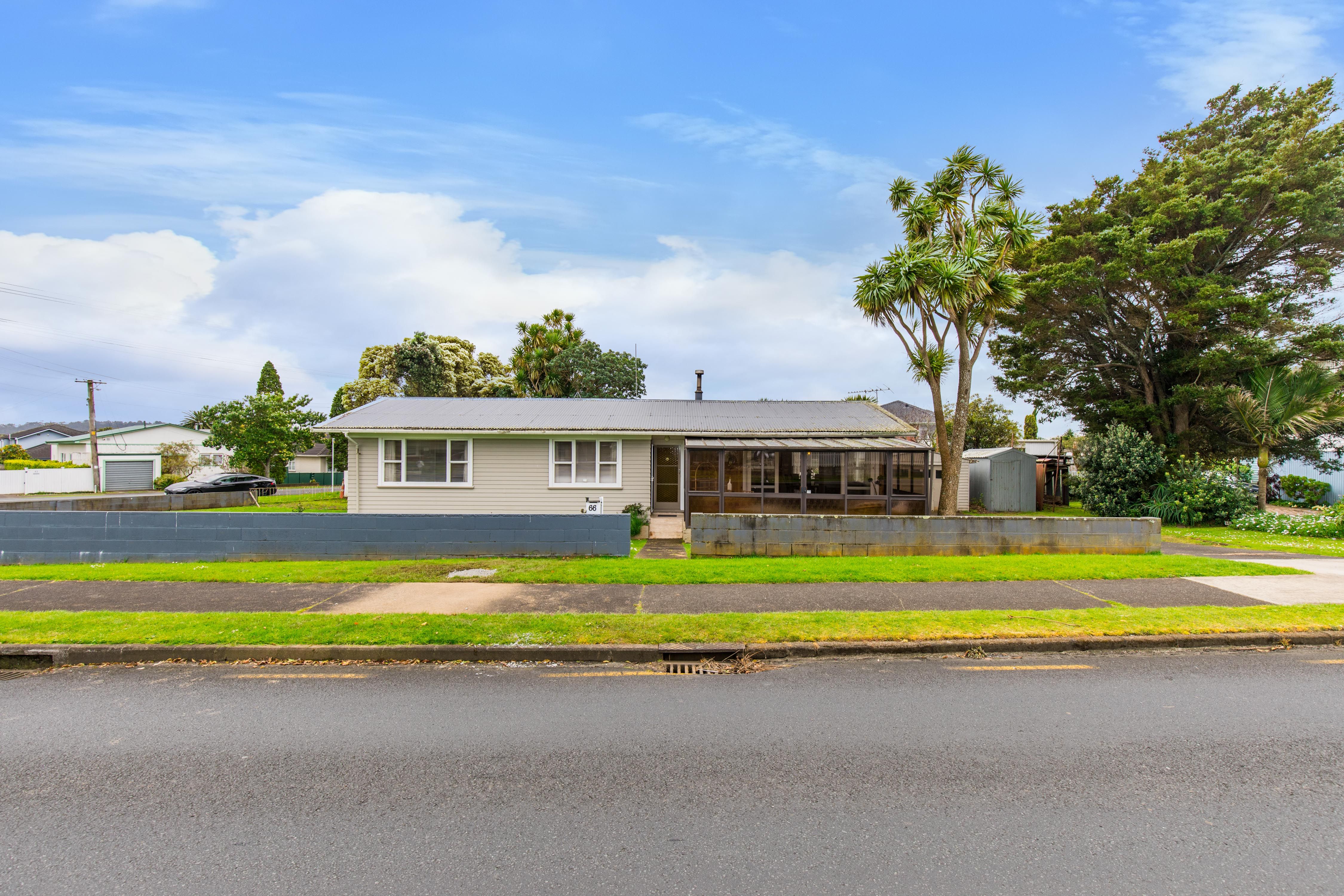 66 Church Road, Mangere Bridge, Manukau City