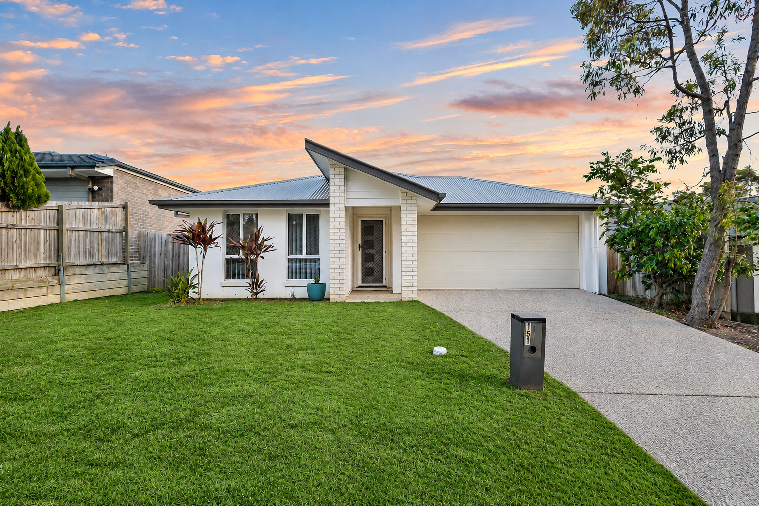 151 Falkland Street East, Pallara, QLD 4110