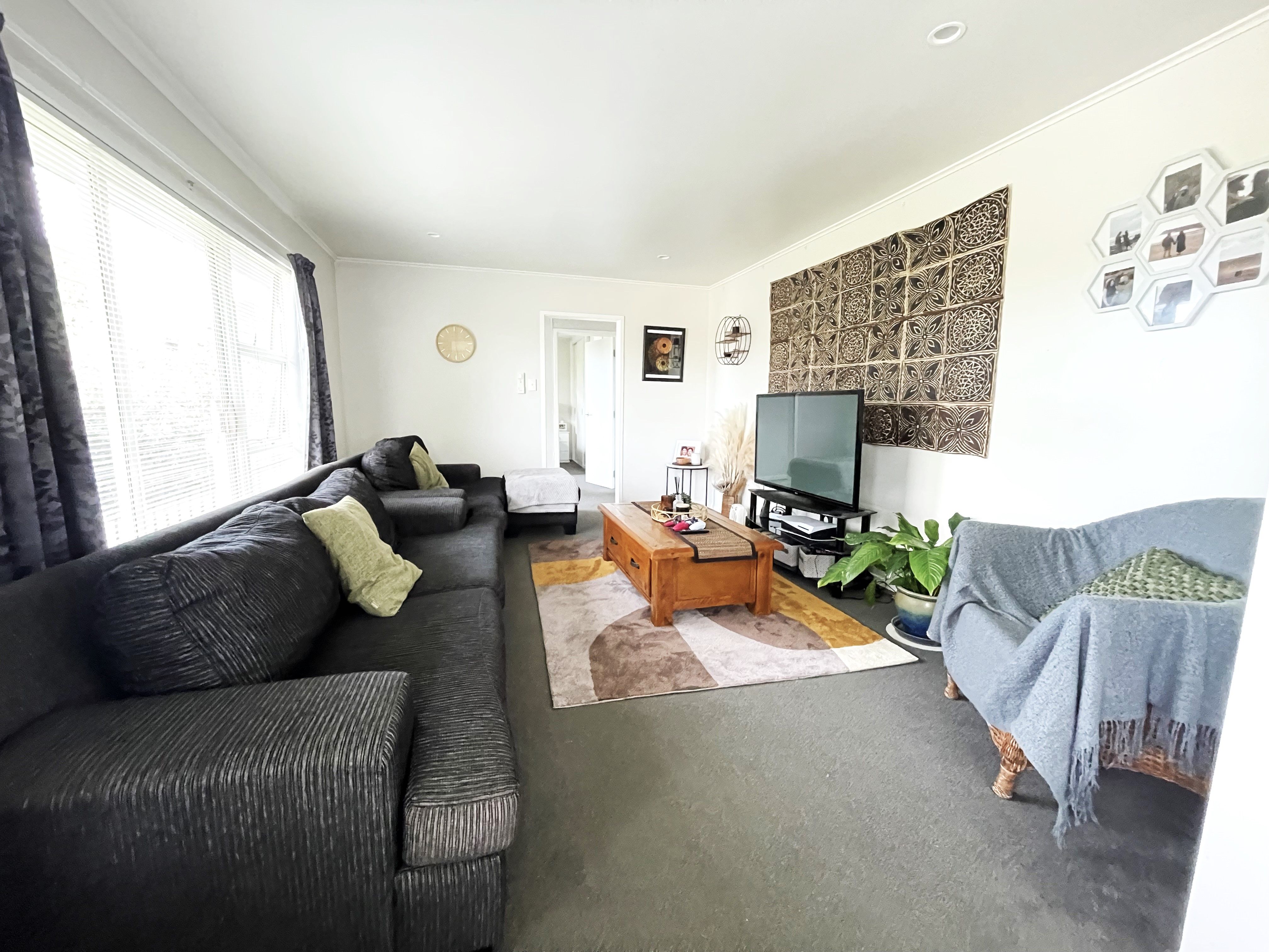 49 Sunline Avenue, Massey, Waitakere City