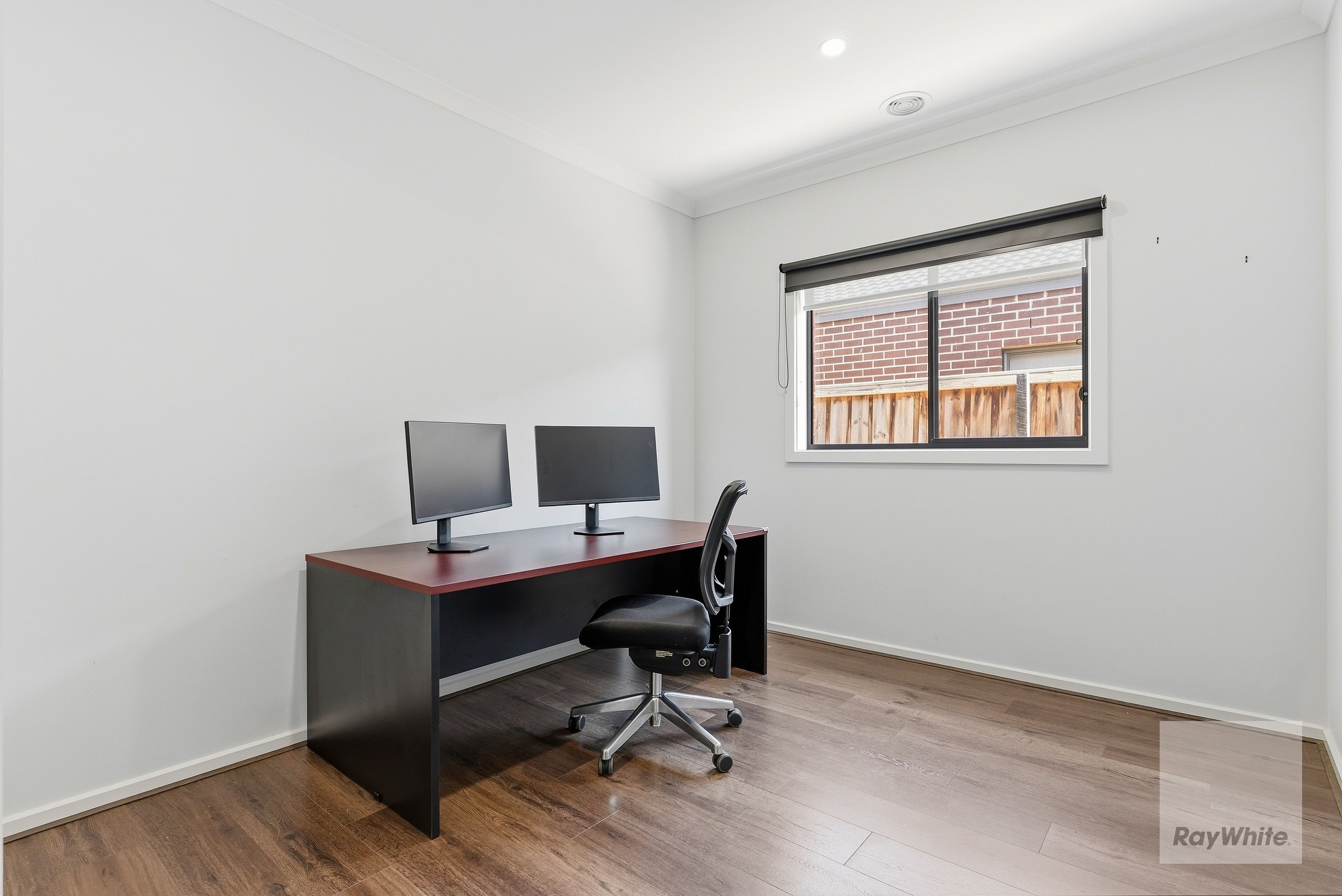 11 Kohli Crescent — photo 12 of 19