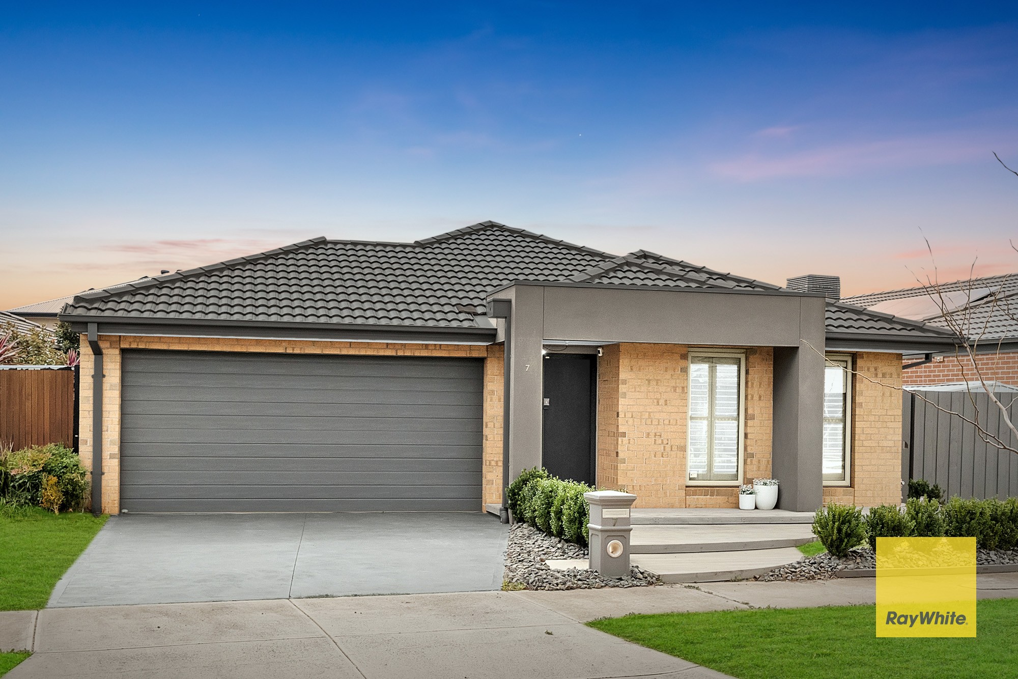 7 Inverness Place, THORNHILL PARK, VIC 3335