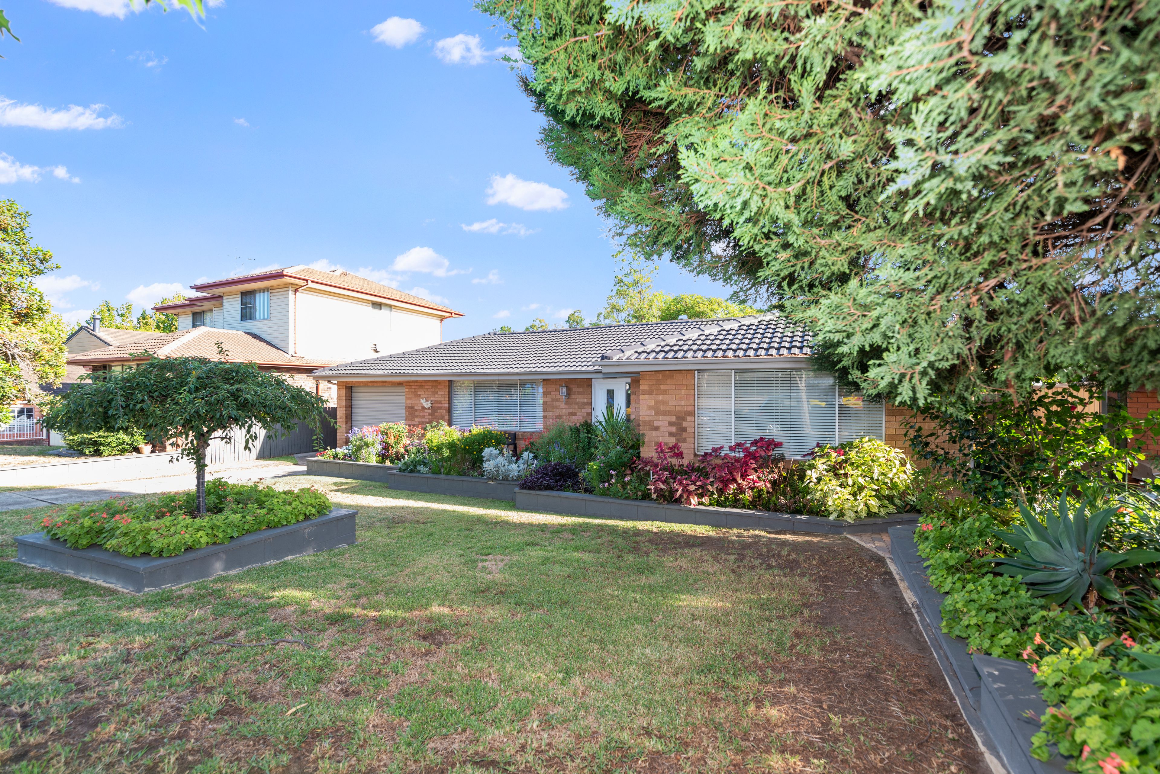 6 Kembla Crescent, Ruse, NSW 2560
