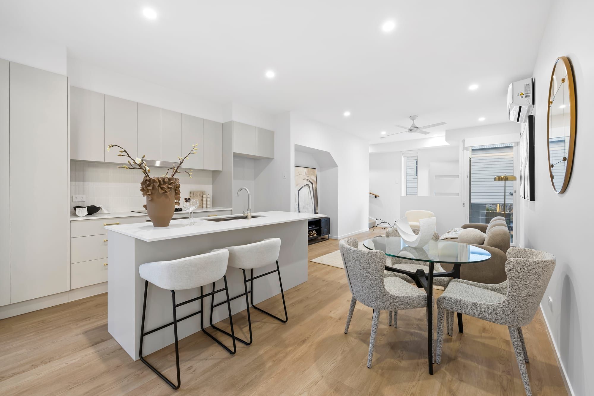 2/20 Headfort Street — photo 6 of 16