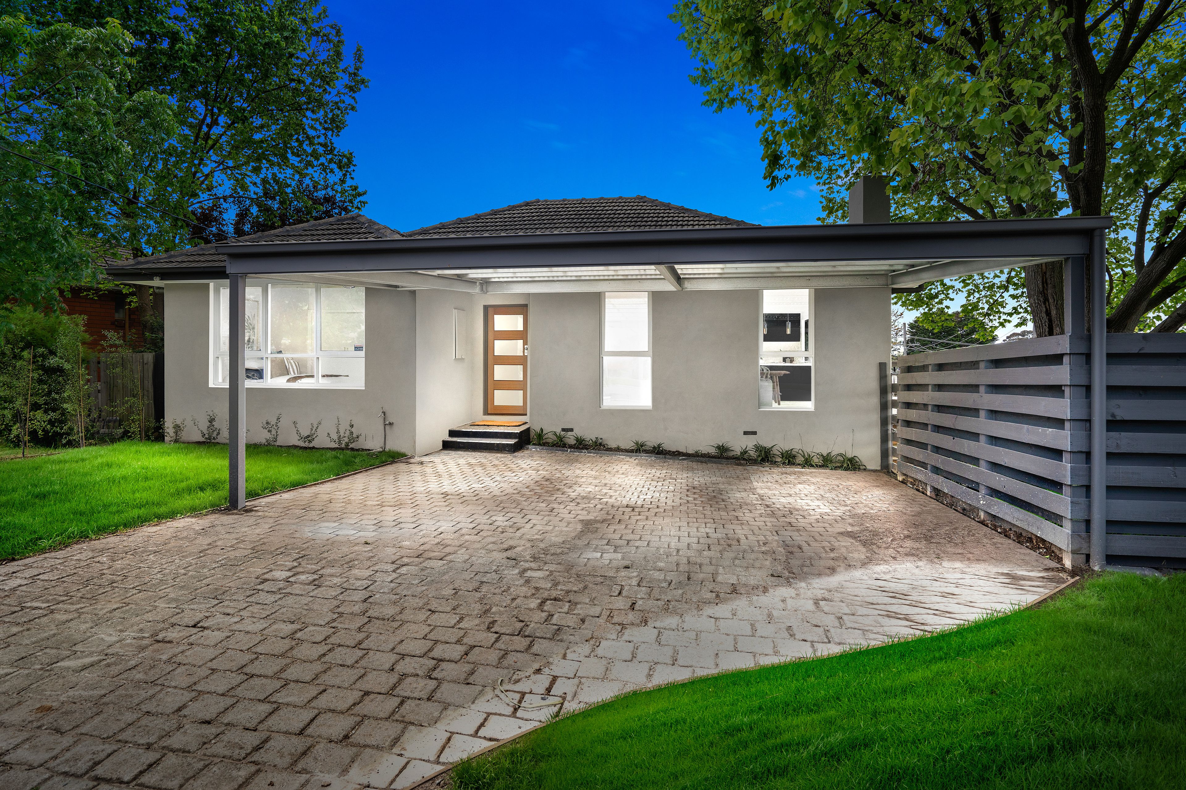 2 Carolyn Crescent, Bundoora VIC 3083