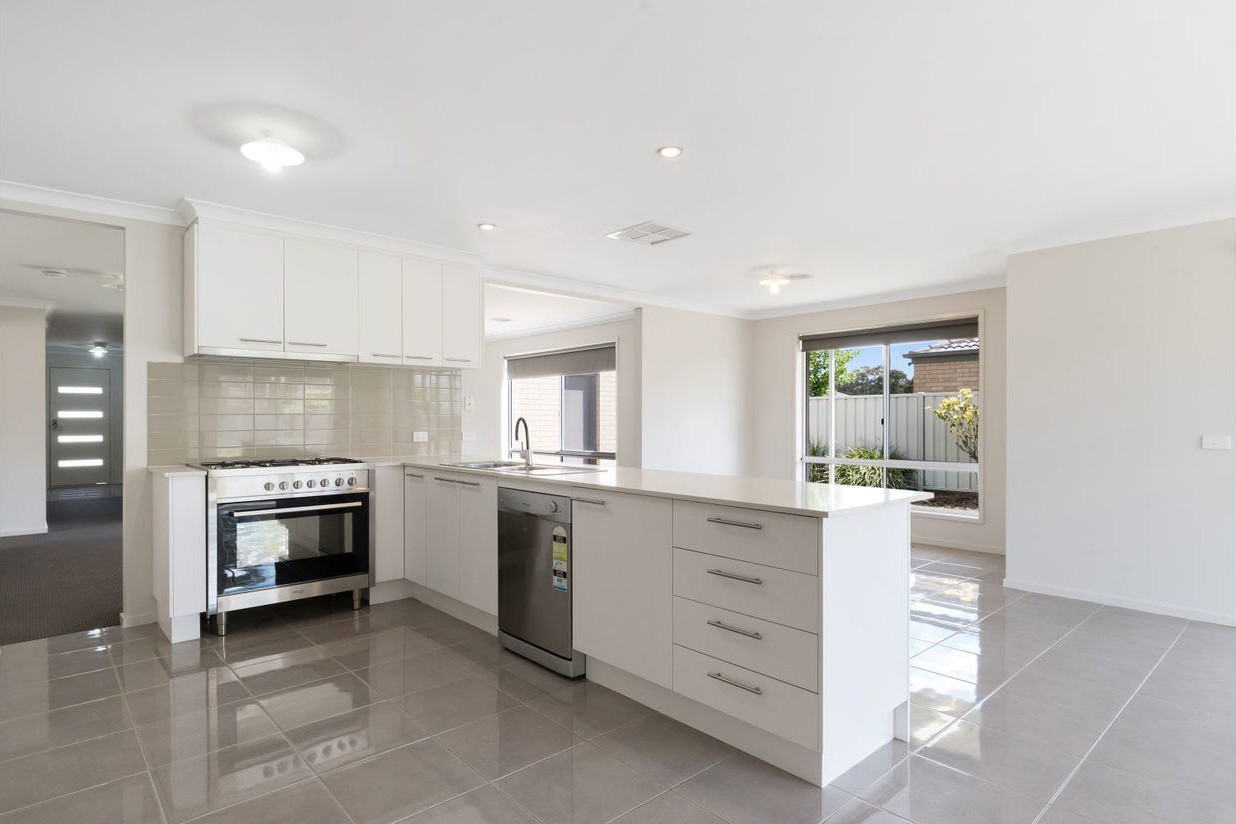 10 O'Neill Court, Epsom, VIC 3551