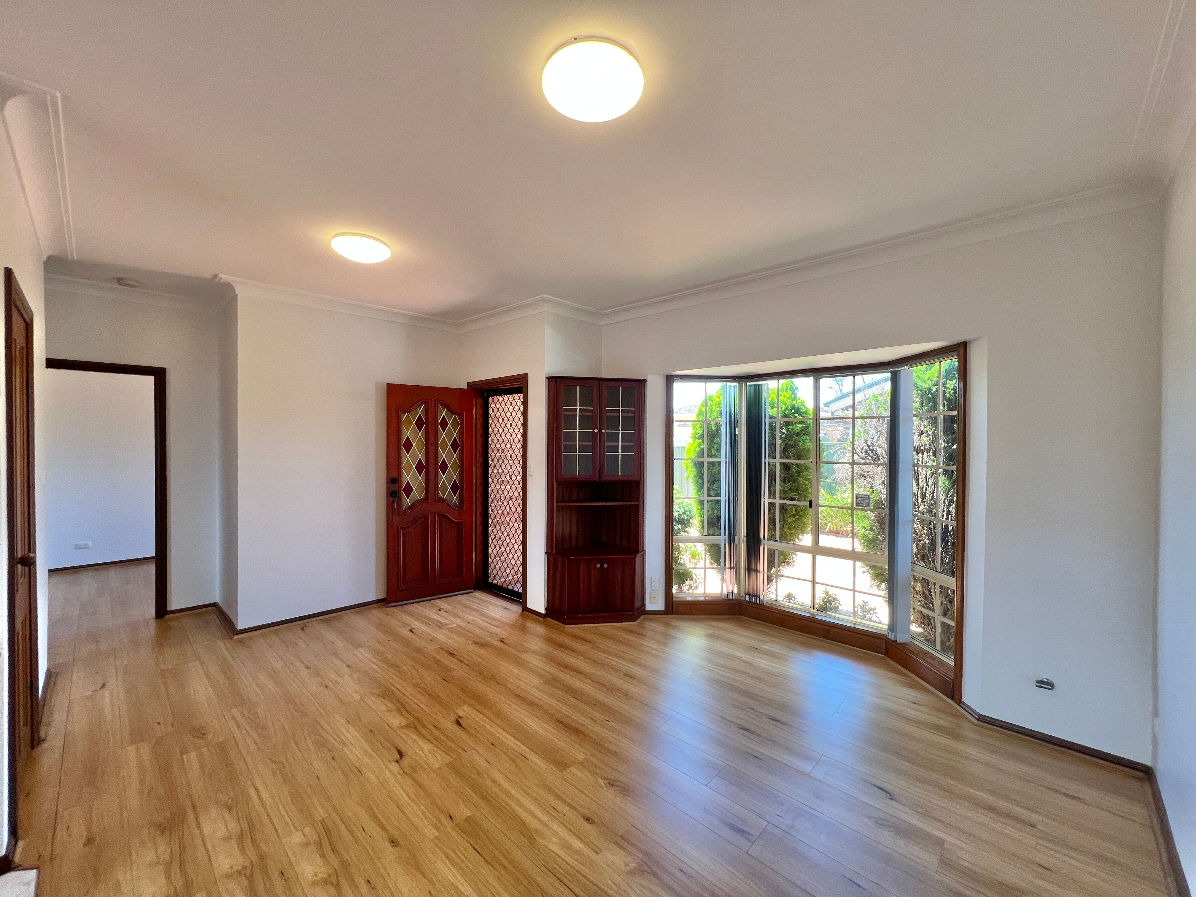 1/81A Cambridge Street — photo 3 of 10