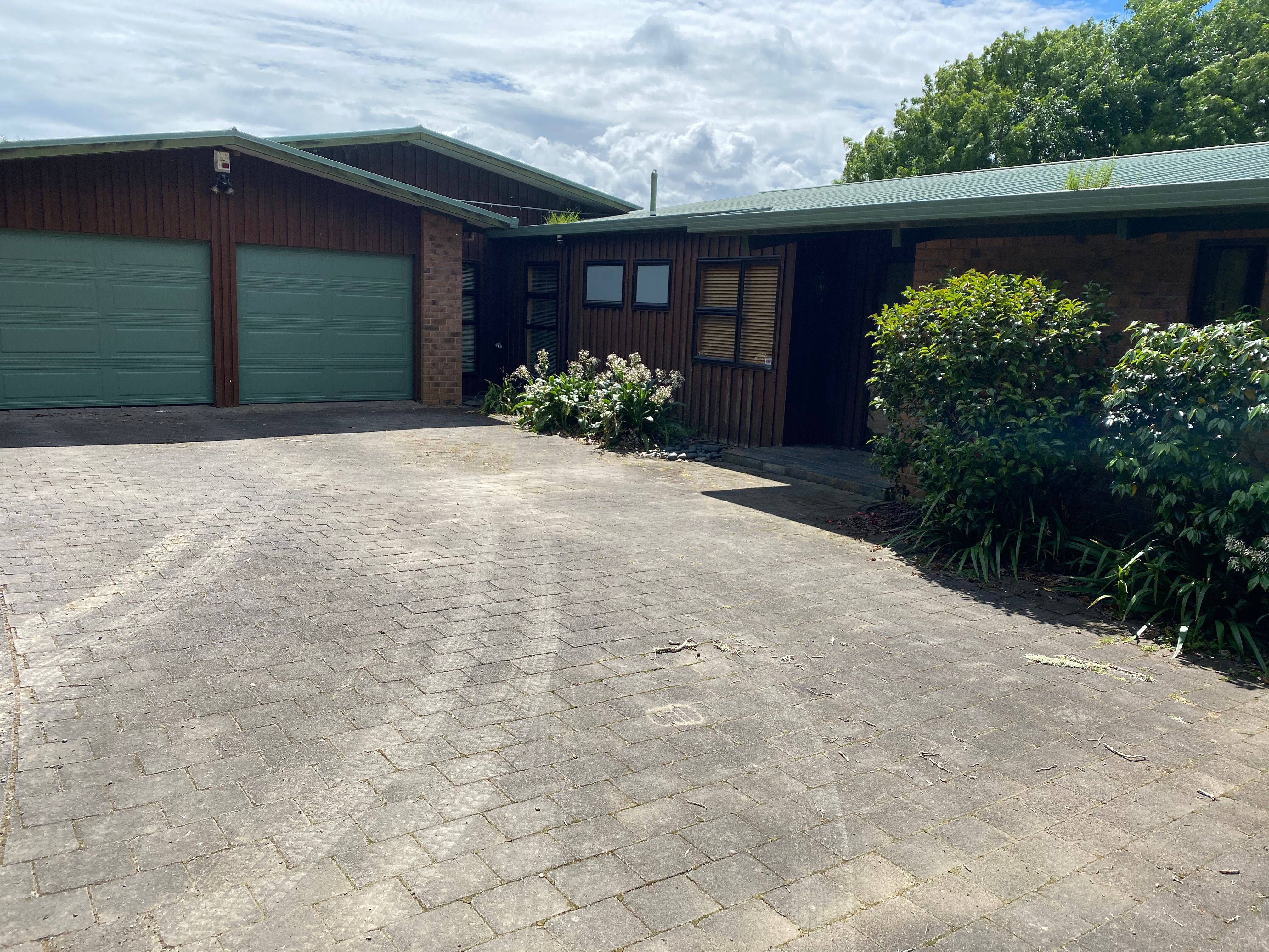 2 Sutton Road, Brookby, Manukau City