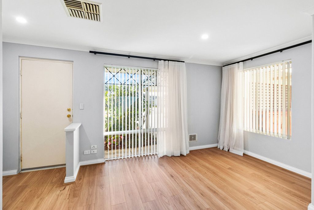 25 Nooyan Close, South Guildford, WA 6055
