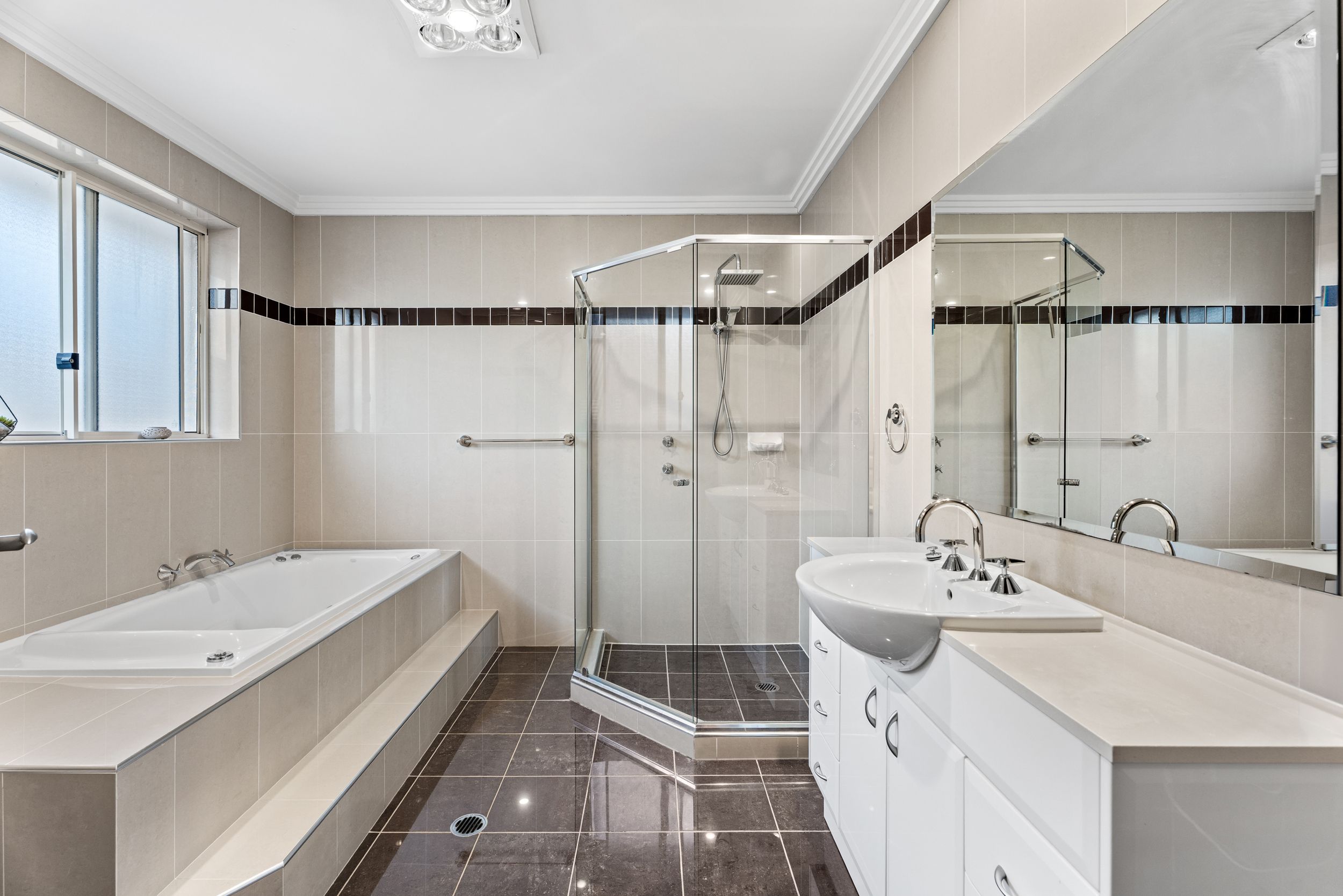 113 Glengarry Drive, Glenmore Park, NSW