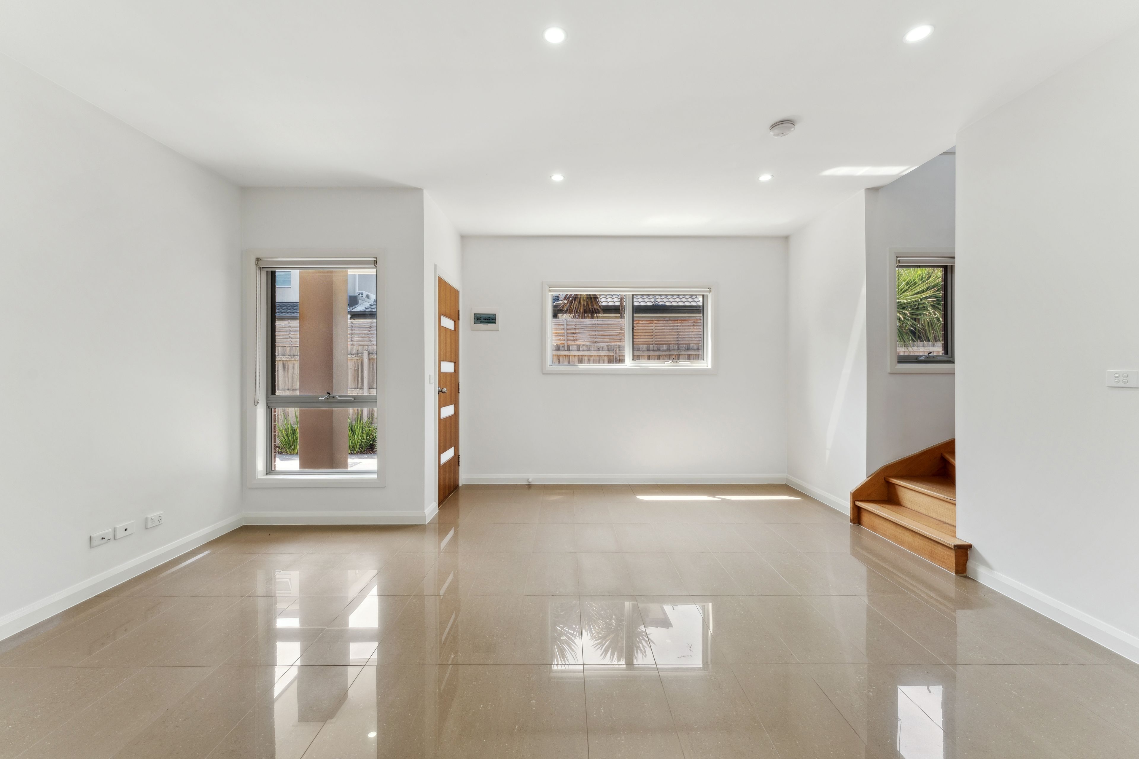 2/7 Elsey Road, Reservoir, VIC 3073